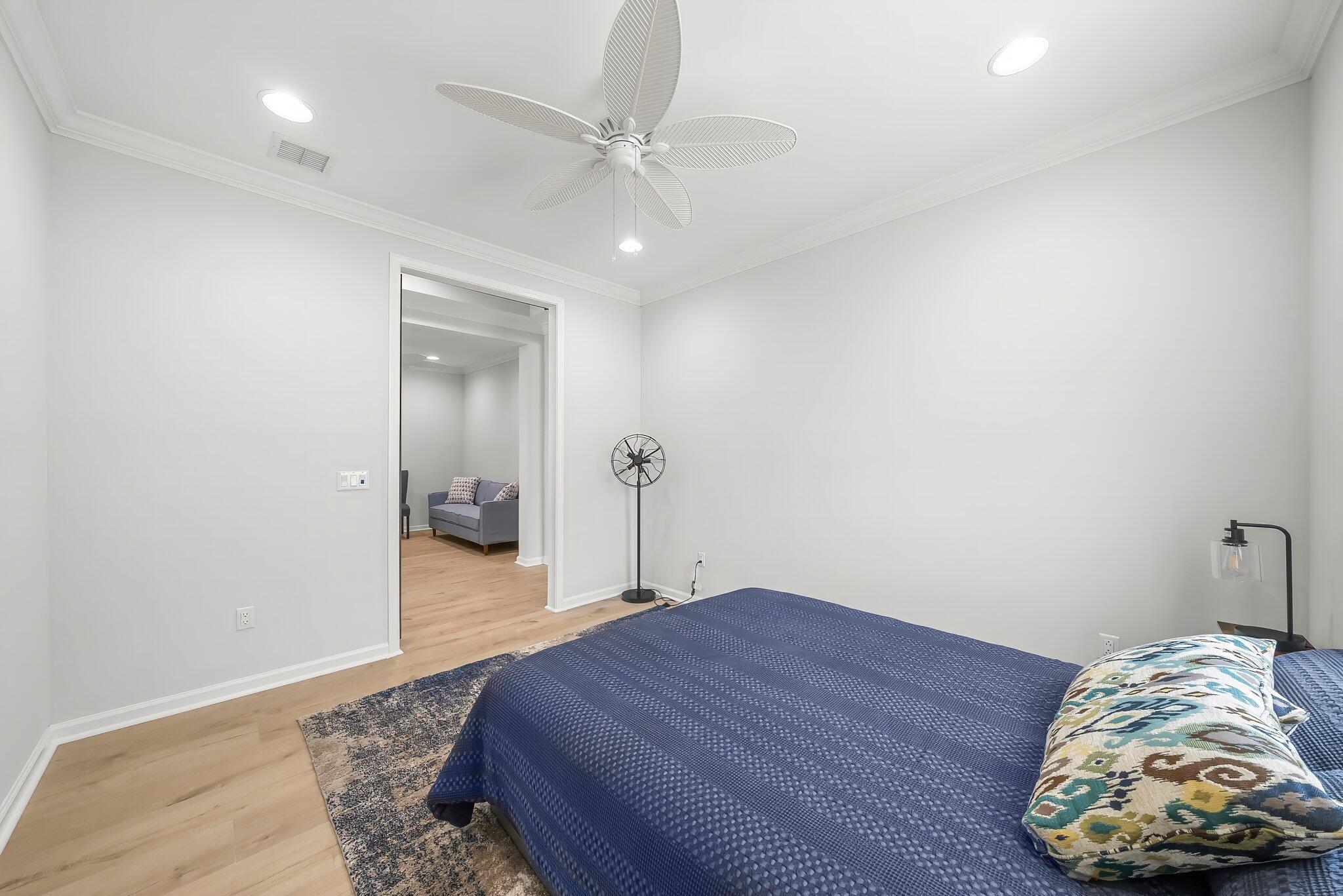 8526 ISLAND BREEZE Avenue