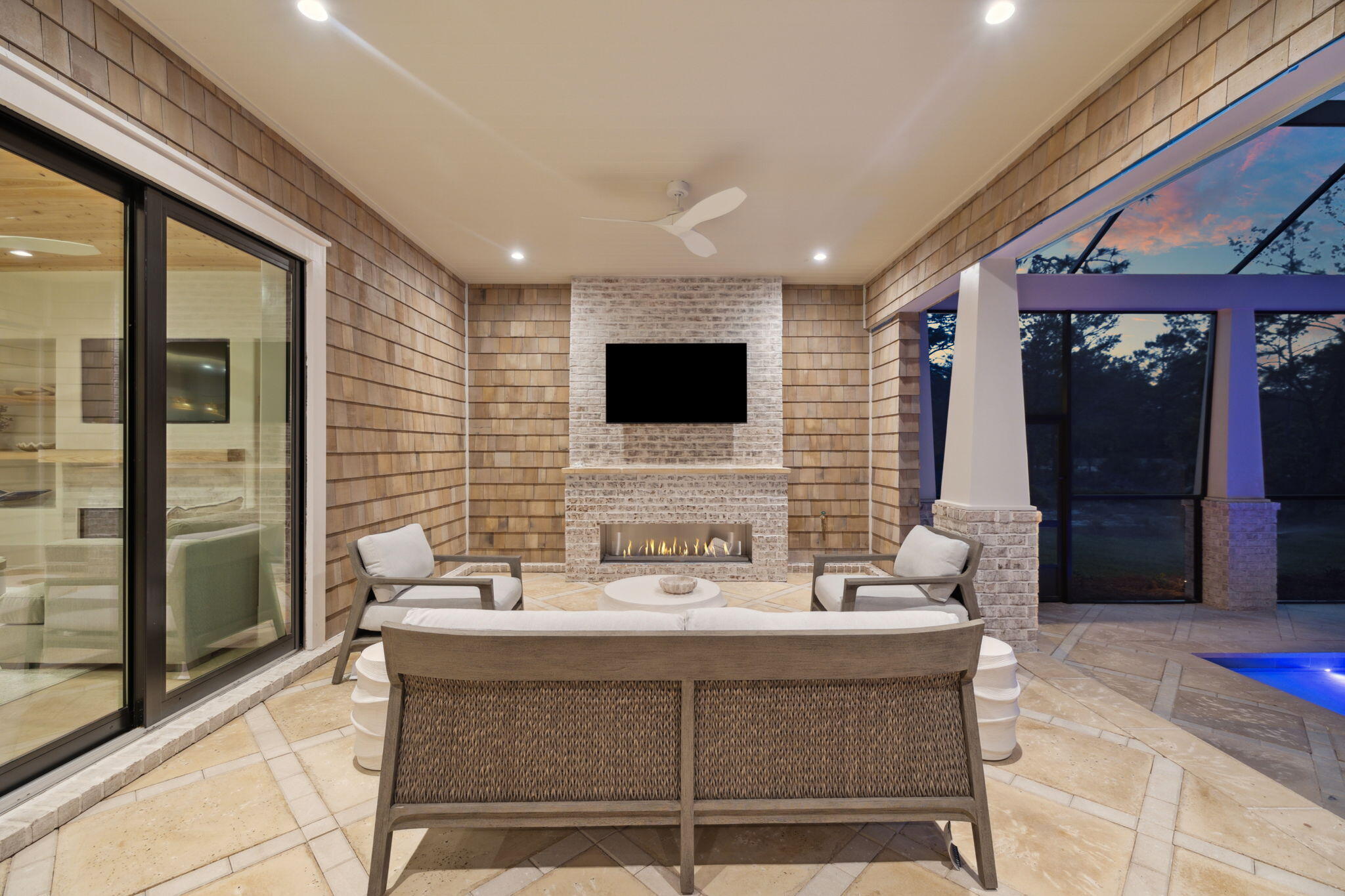 1621 Meadowlark Way