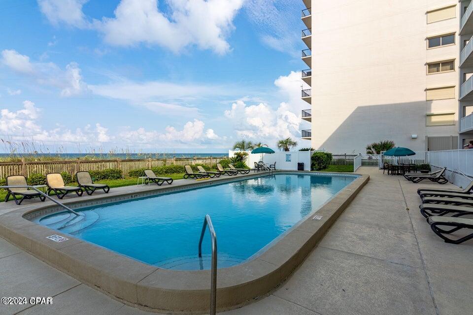 6213 Thomas Drive, 403