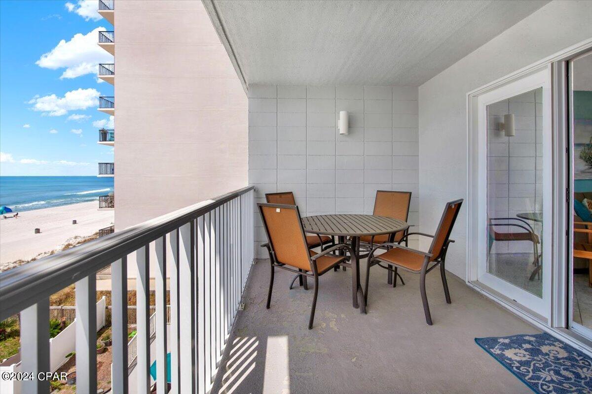 6213 Thomas Drive, 403