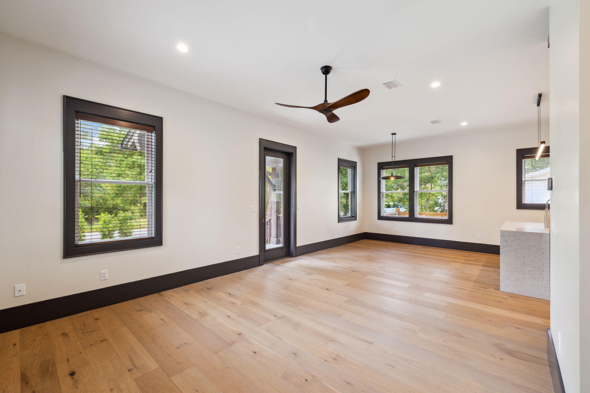 319 N Eden Park Dr Drive