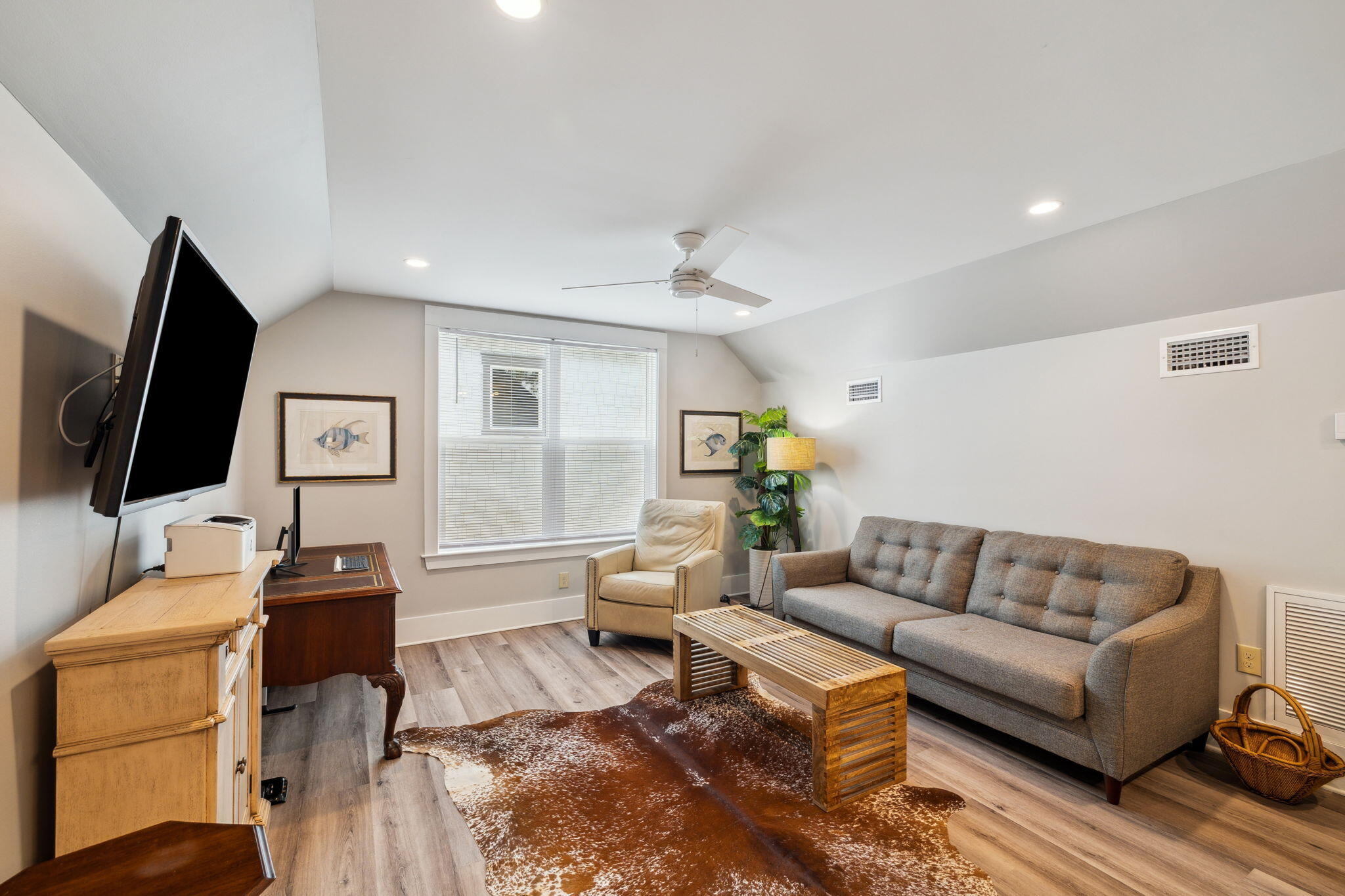 319 N Eden Park Dr Drive