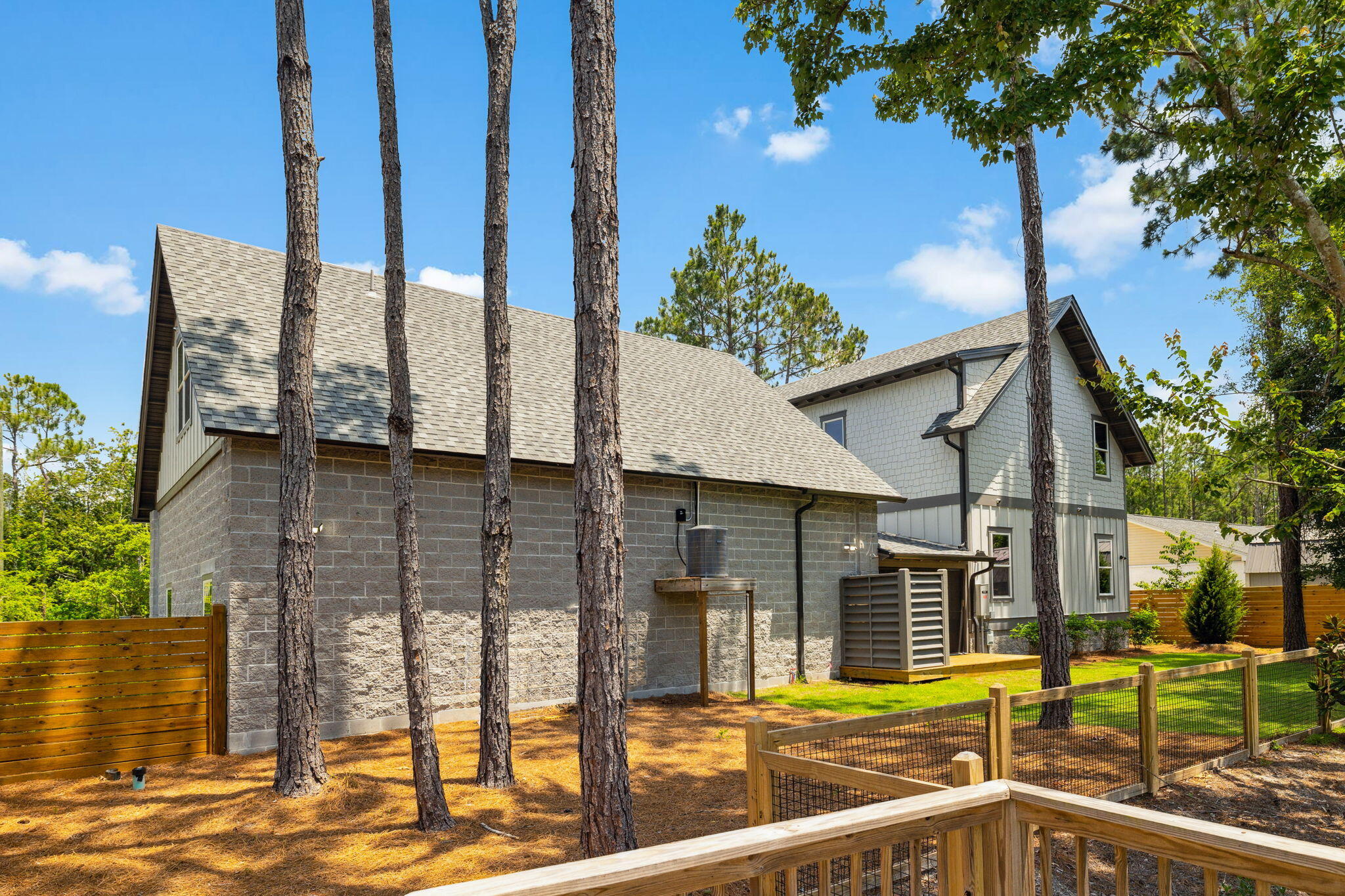 319 N Eden Park Dr Drive