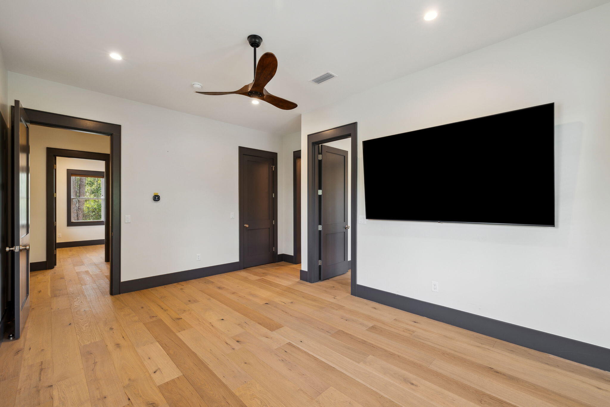 319 N Eden Park Dr Drive