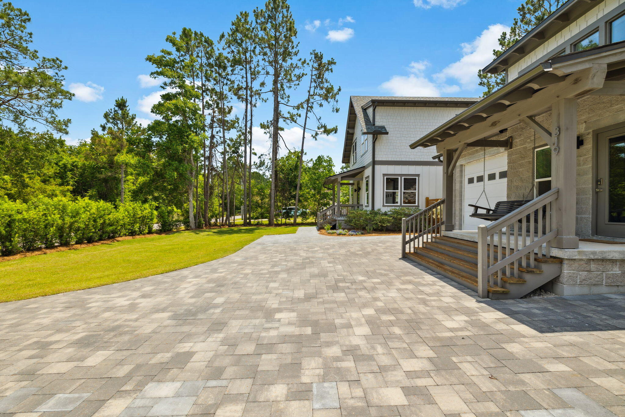 319 N Eden Park Dr Drive