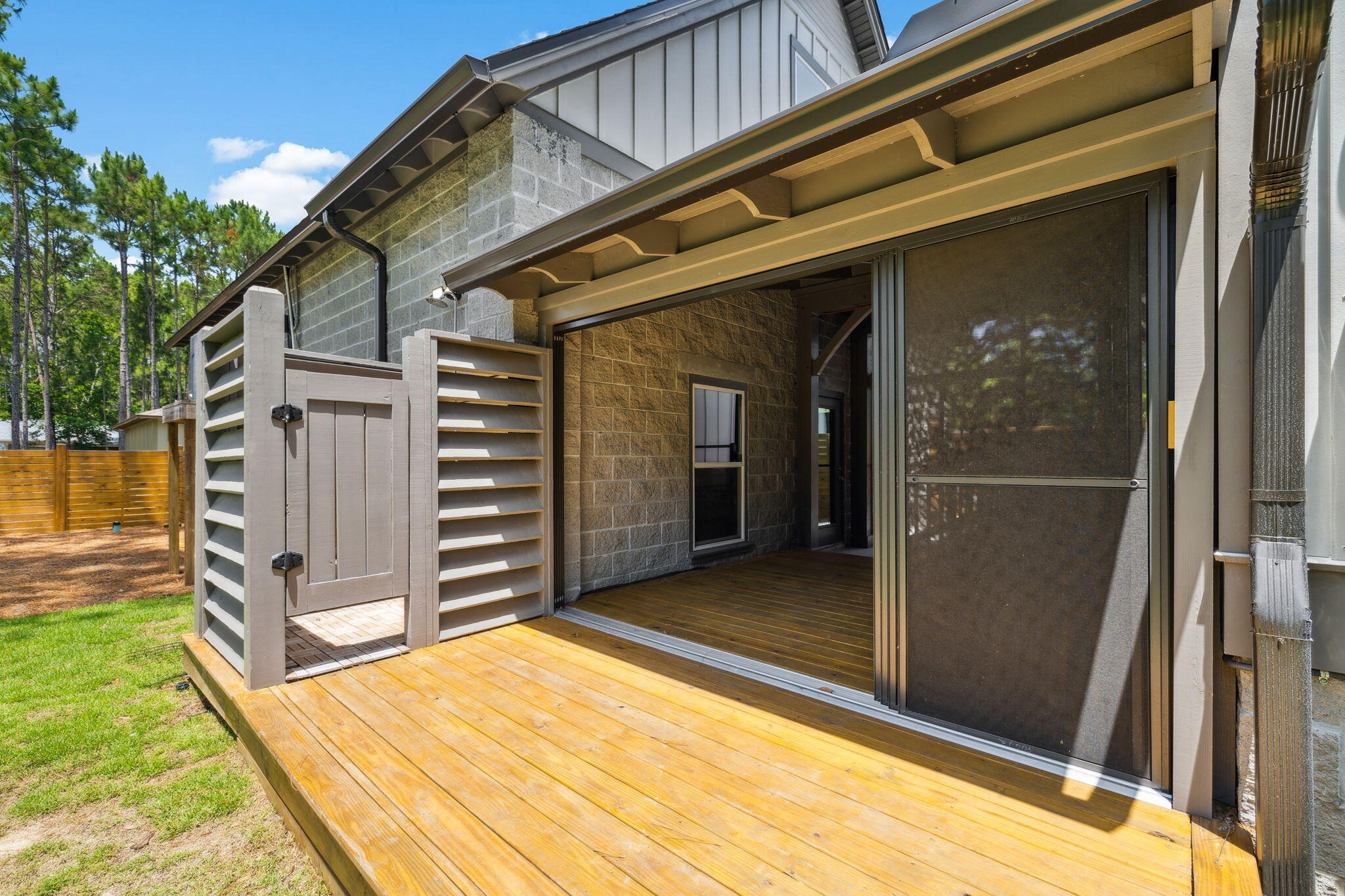 319 N Eden Park Dr Drive