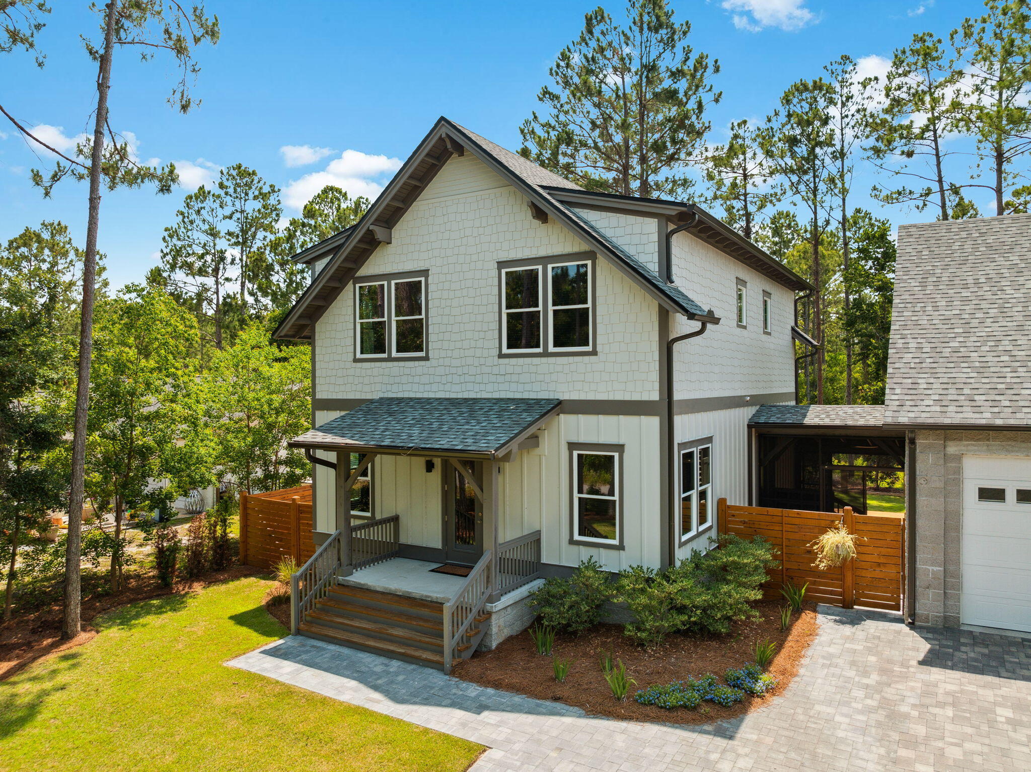 319 N Eden Park Dr Drive