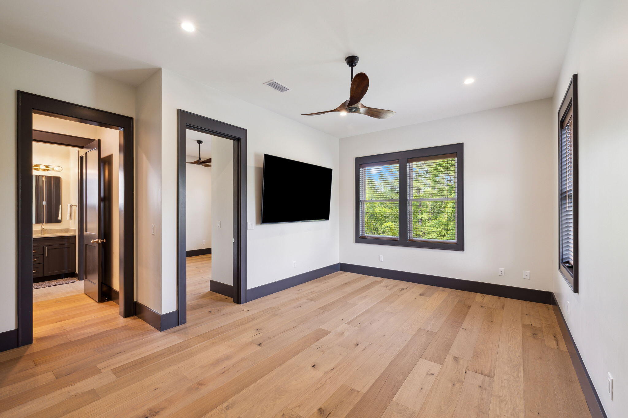 319 N Eden Park Dr Drive