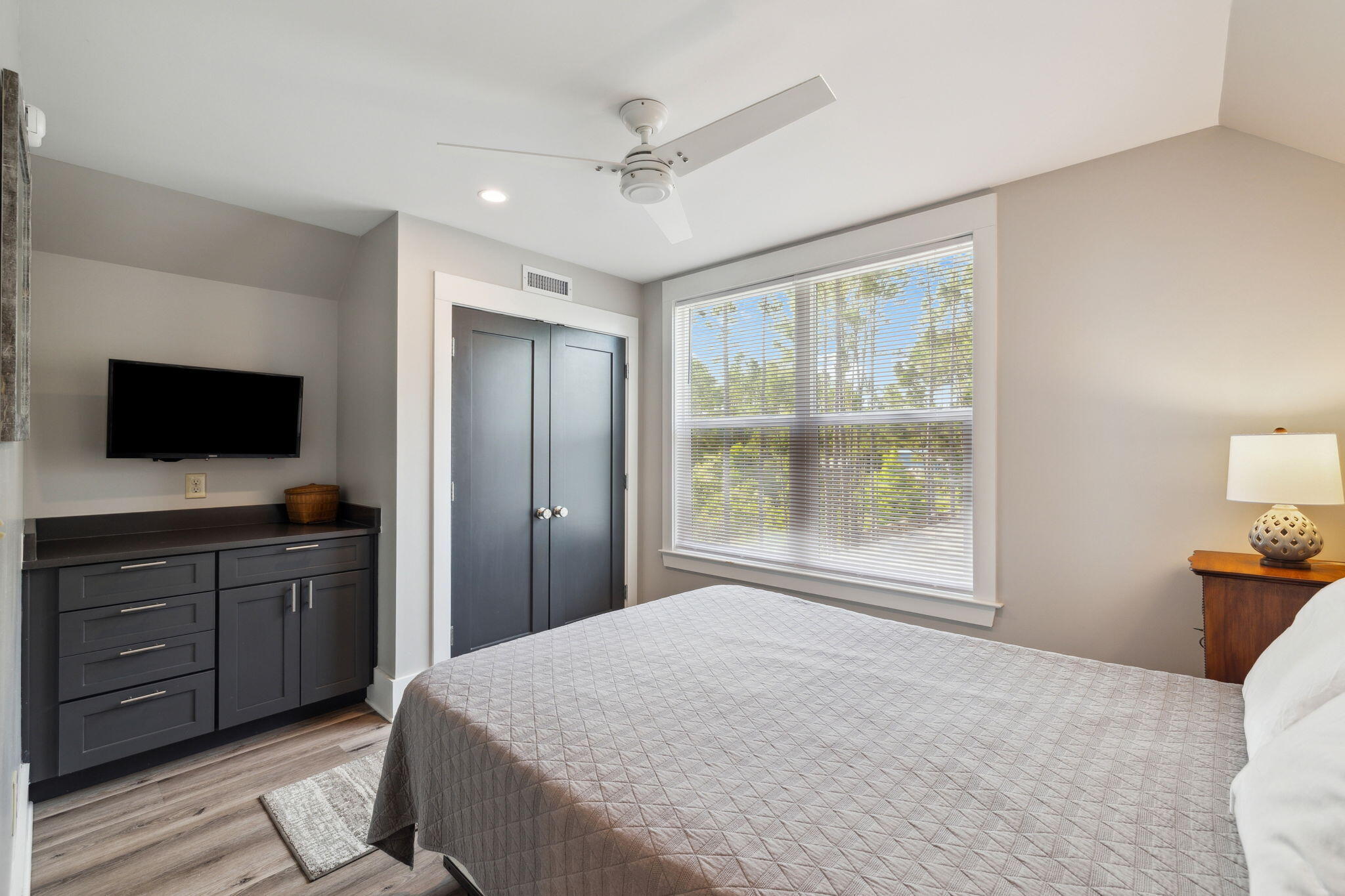 319 N Eden Park Dr Drive