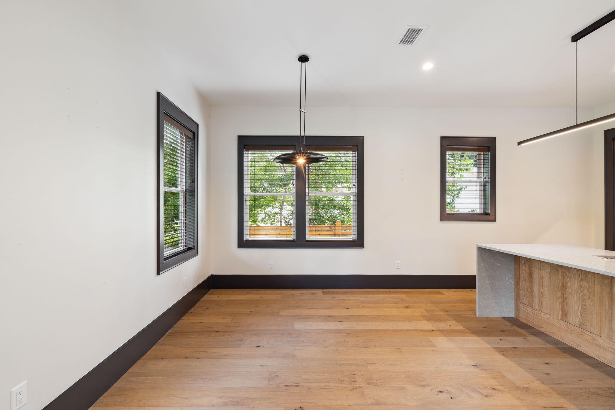 319 N Eden Park Dr Drive