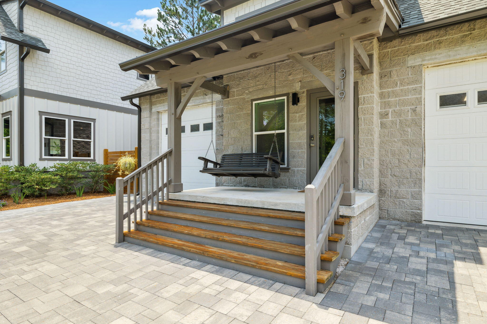 319 N Eden Park Dr Drive