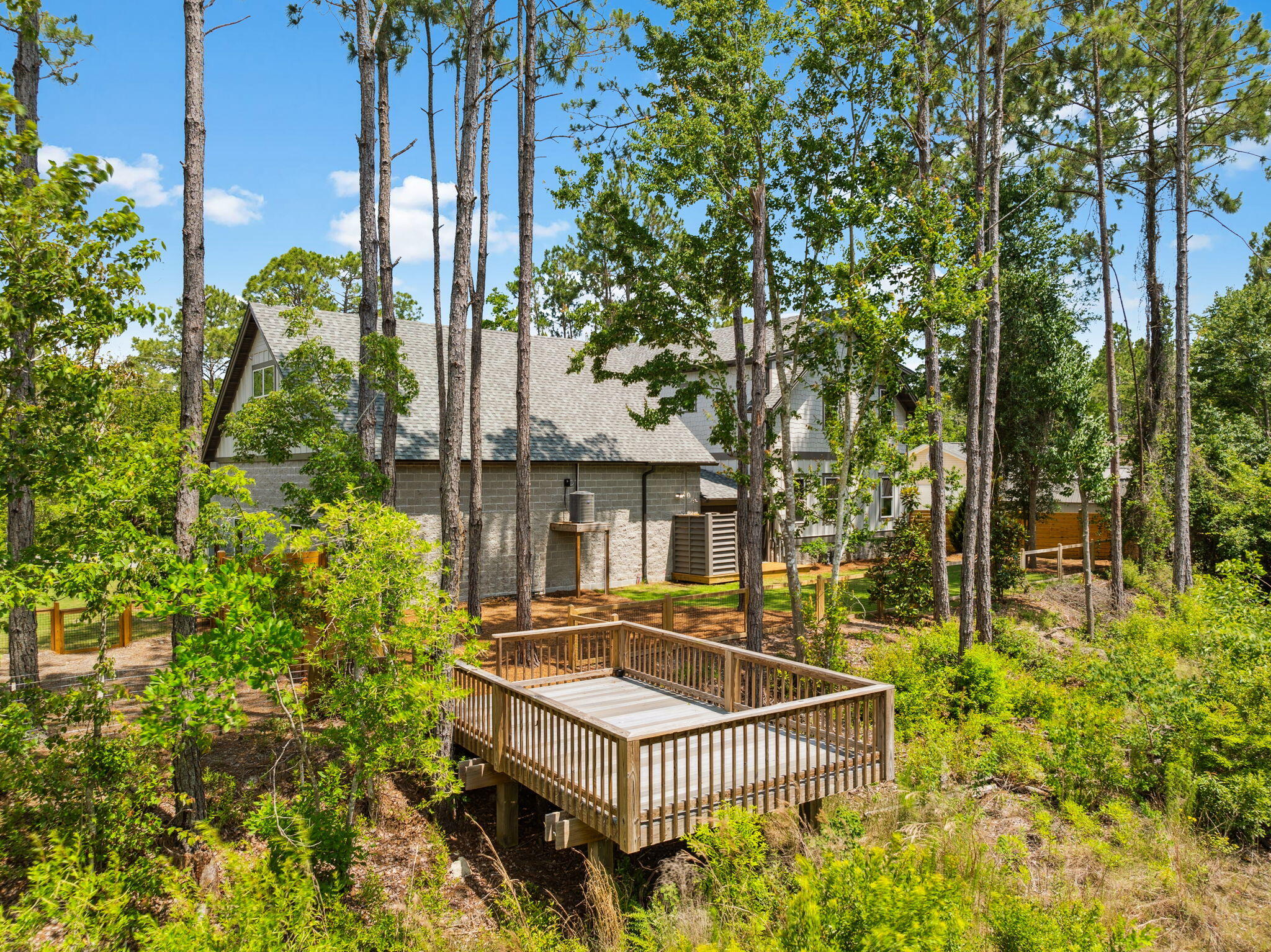 319 N Eden Park Dr Drive