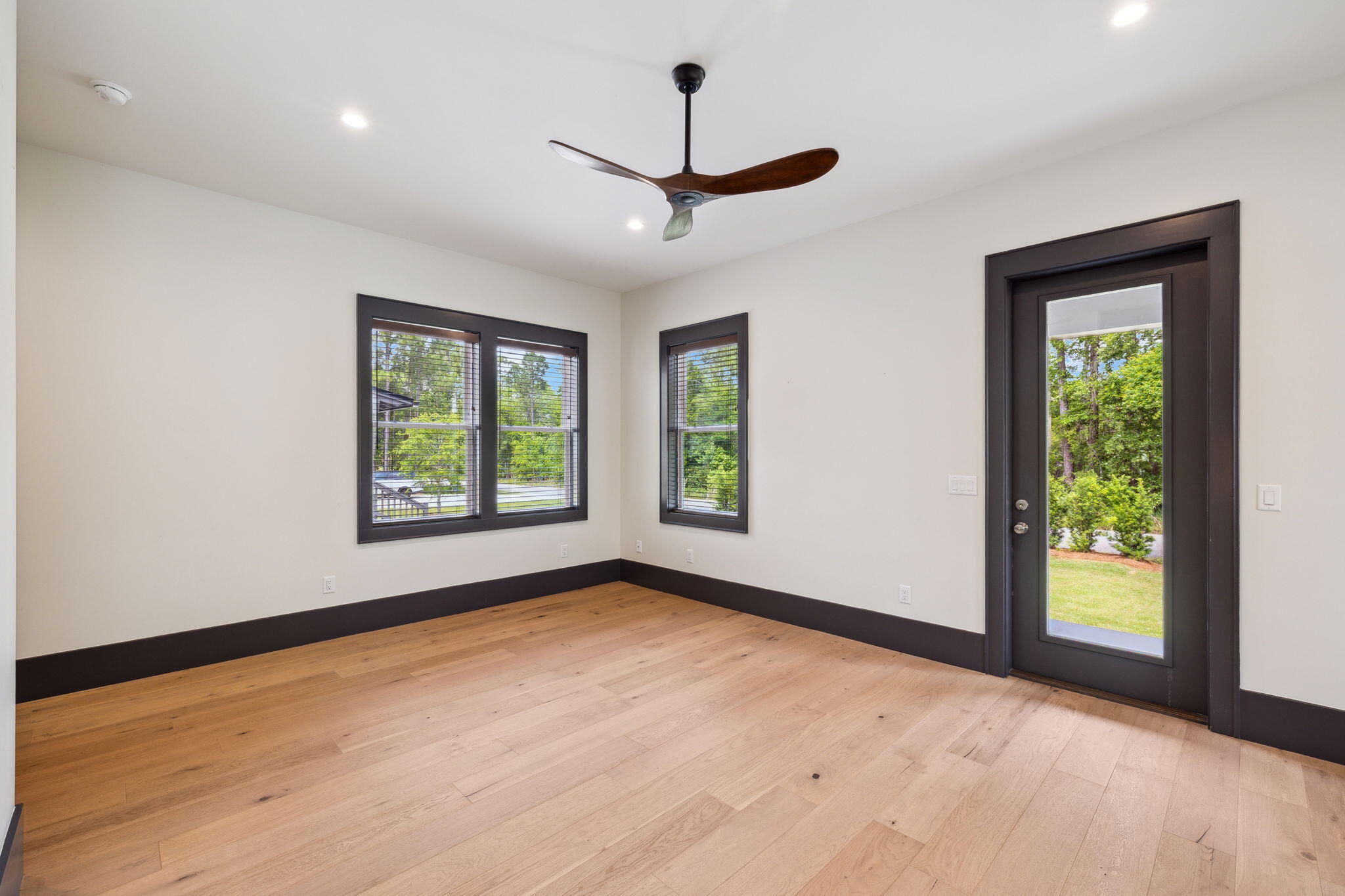 319 N Eden Park Dr Drive