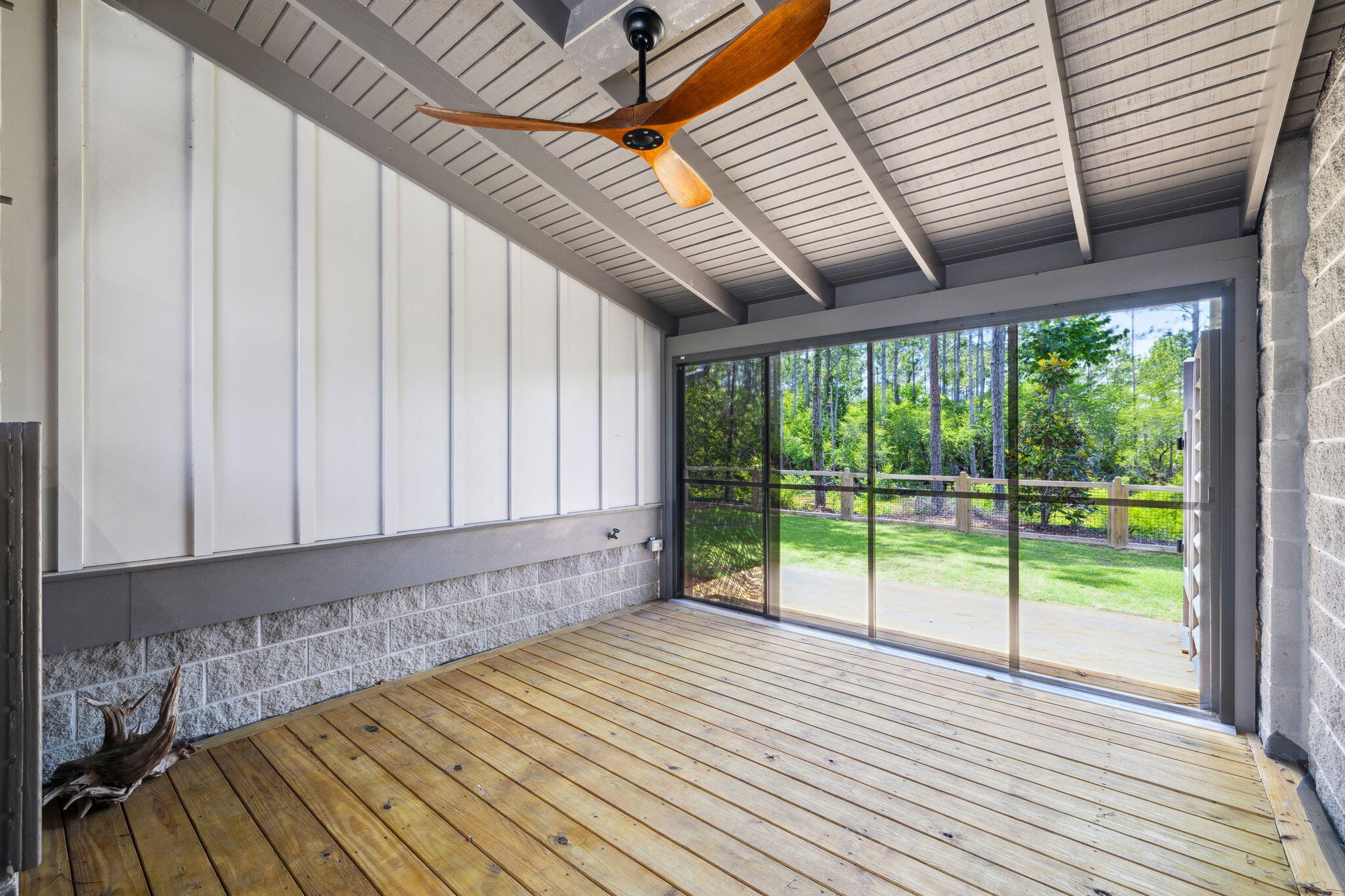 319 N Eden Park Dr Drive