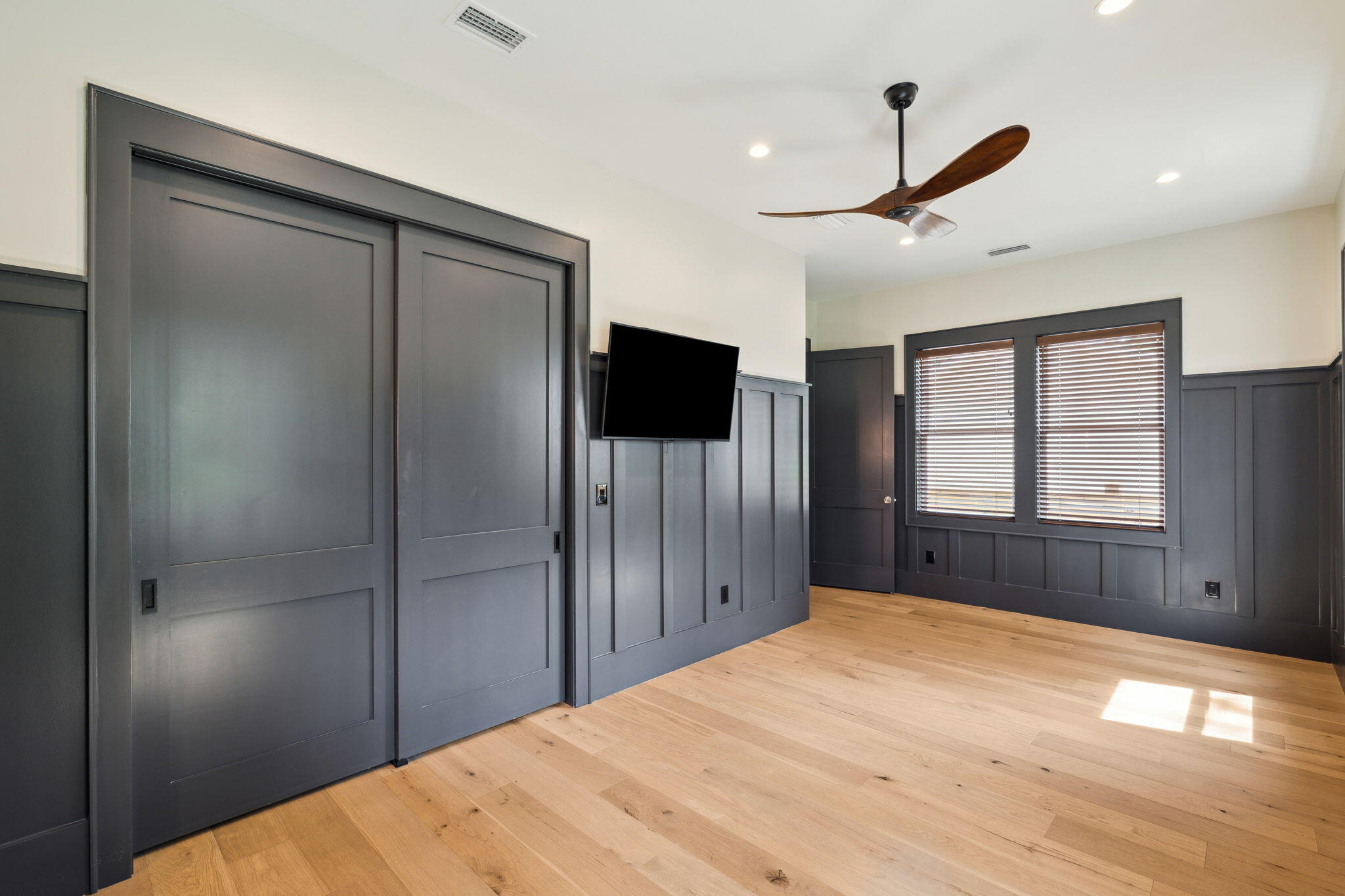 319 N Eden Park Dr Drive