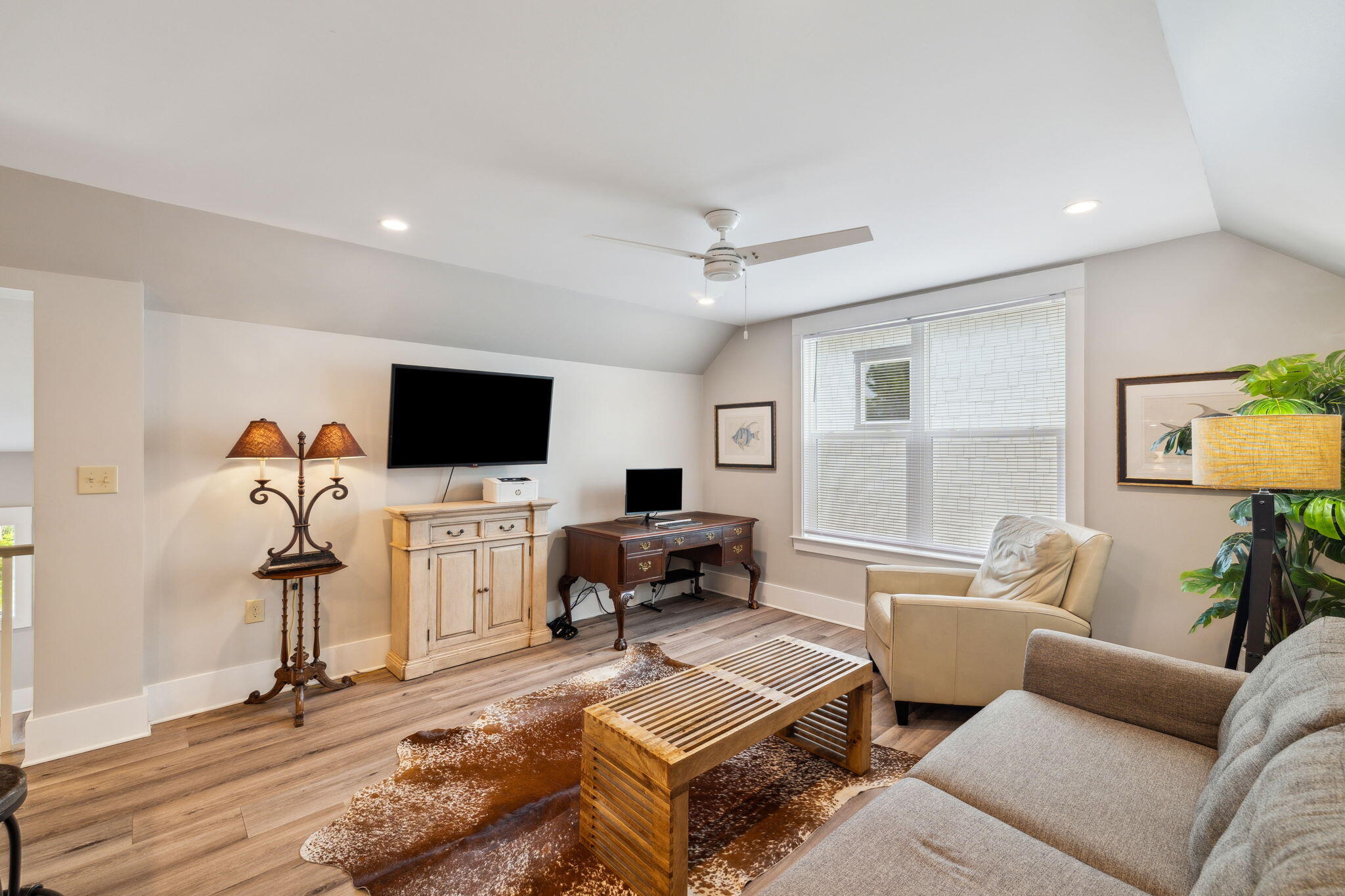 319 N Eden Park Dr Drive