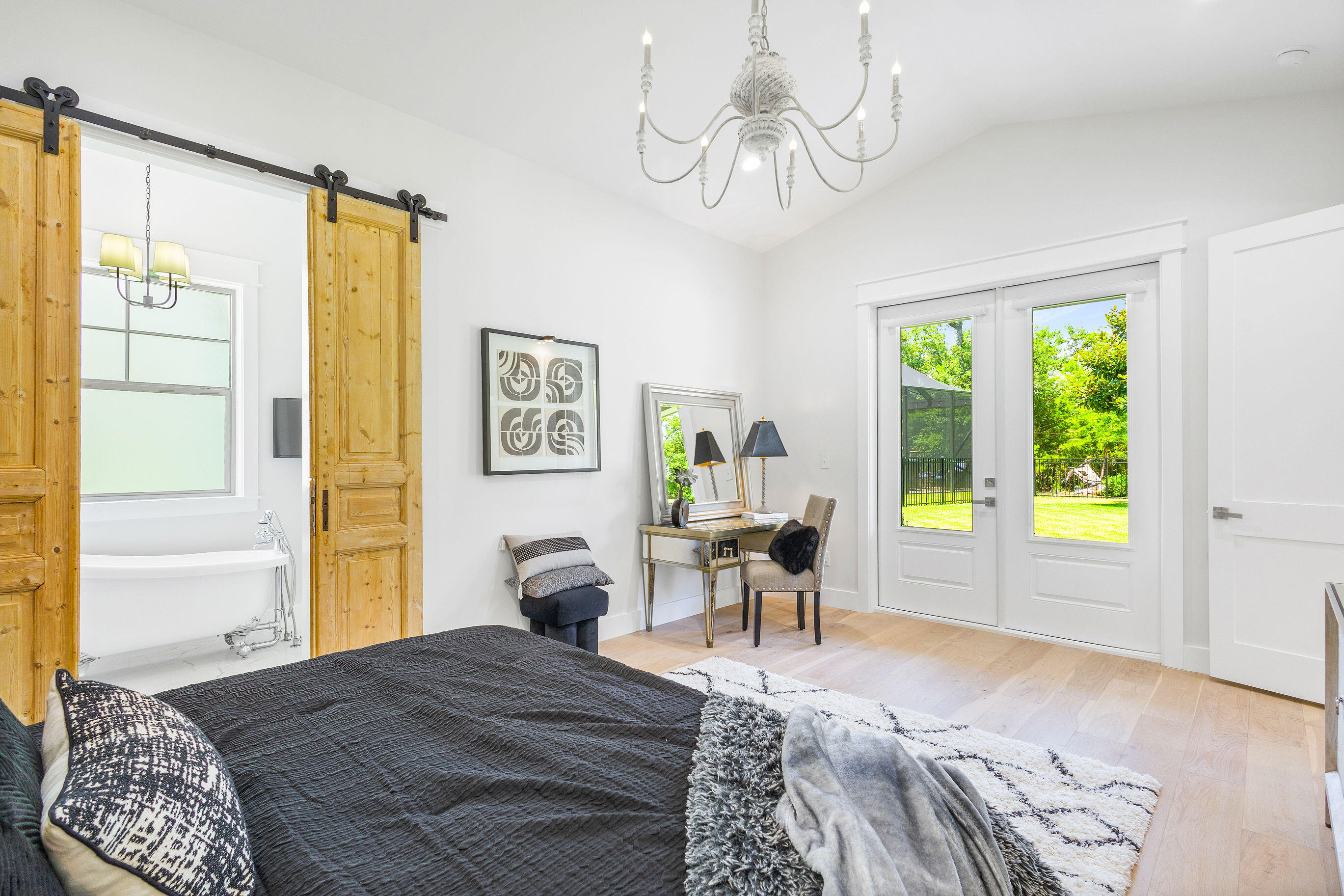 3913 Magnolia Bluff Lane
