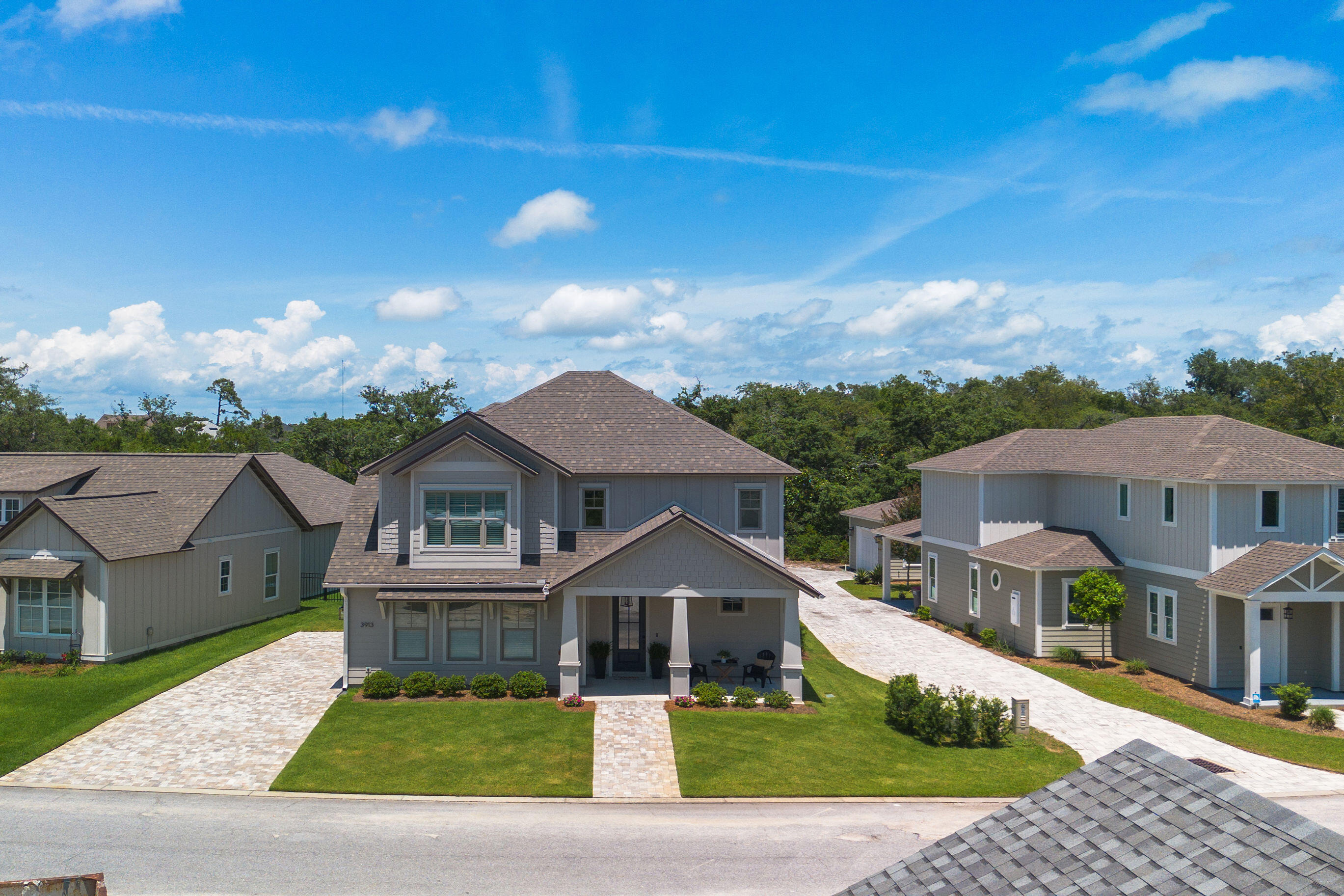 3913 Magnolia Bluff Lane
