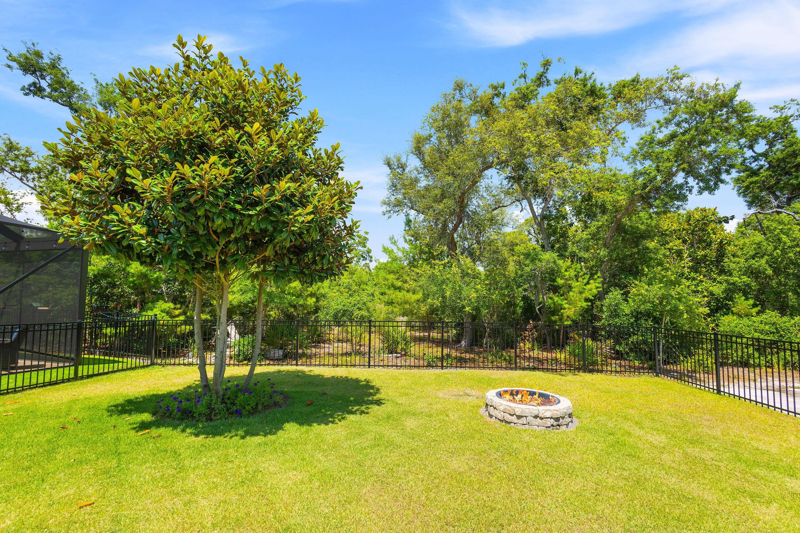 3913 Magnolia Bluff Lane