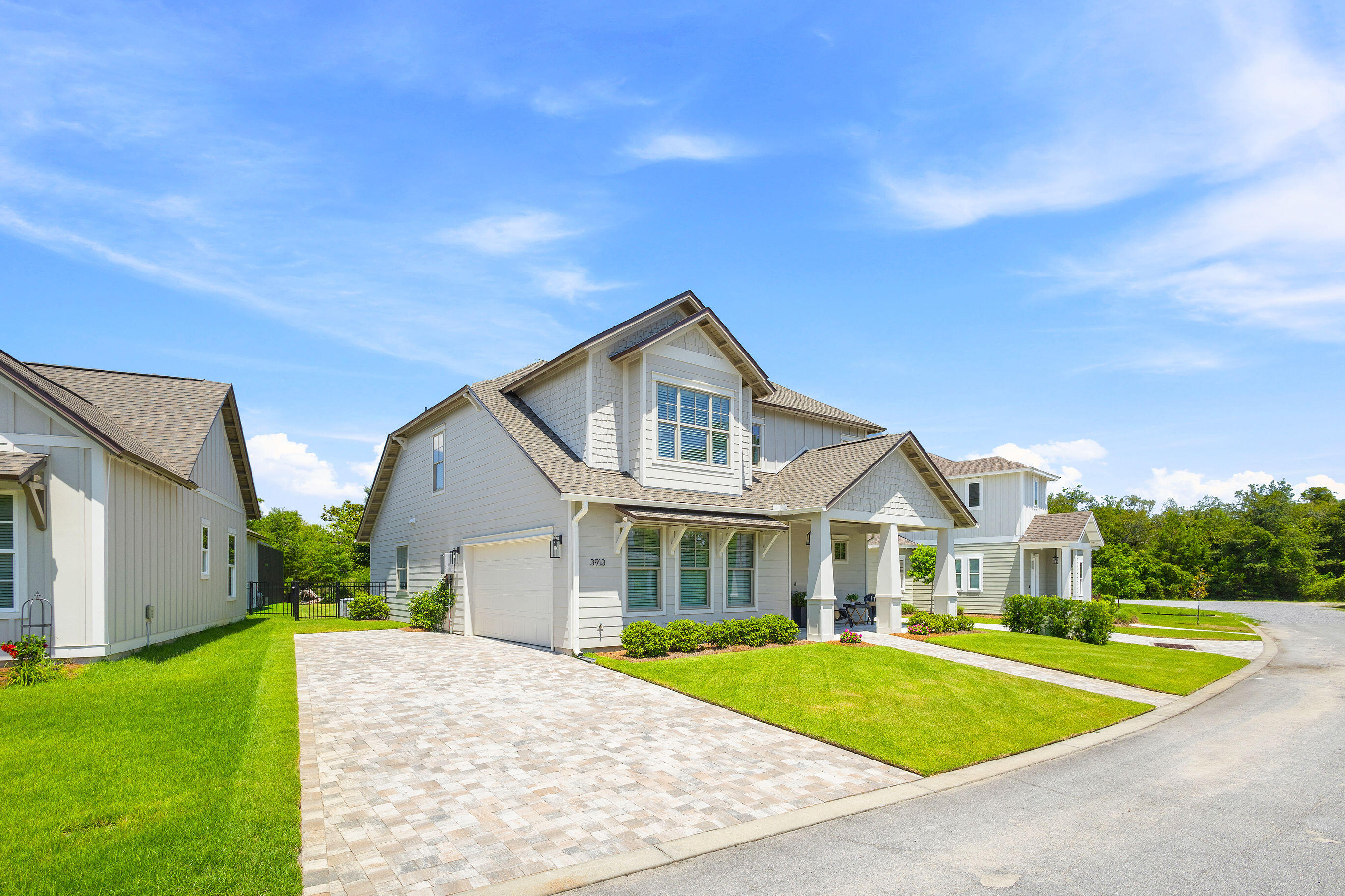3913 Magnolia Bluff Lane
