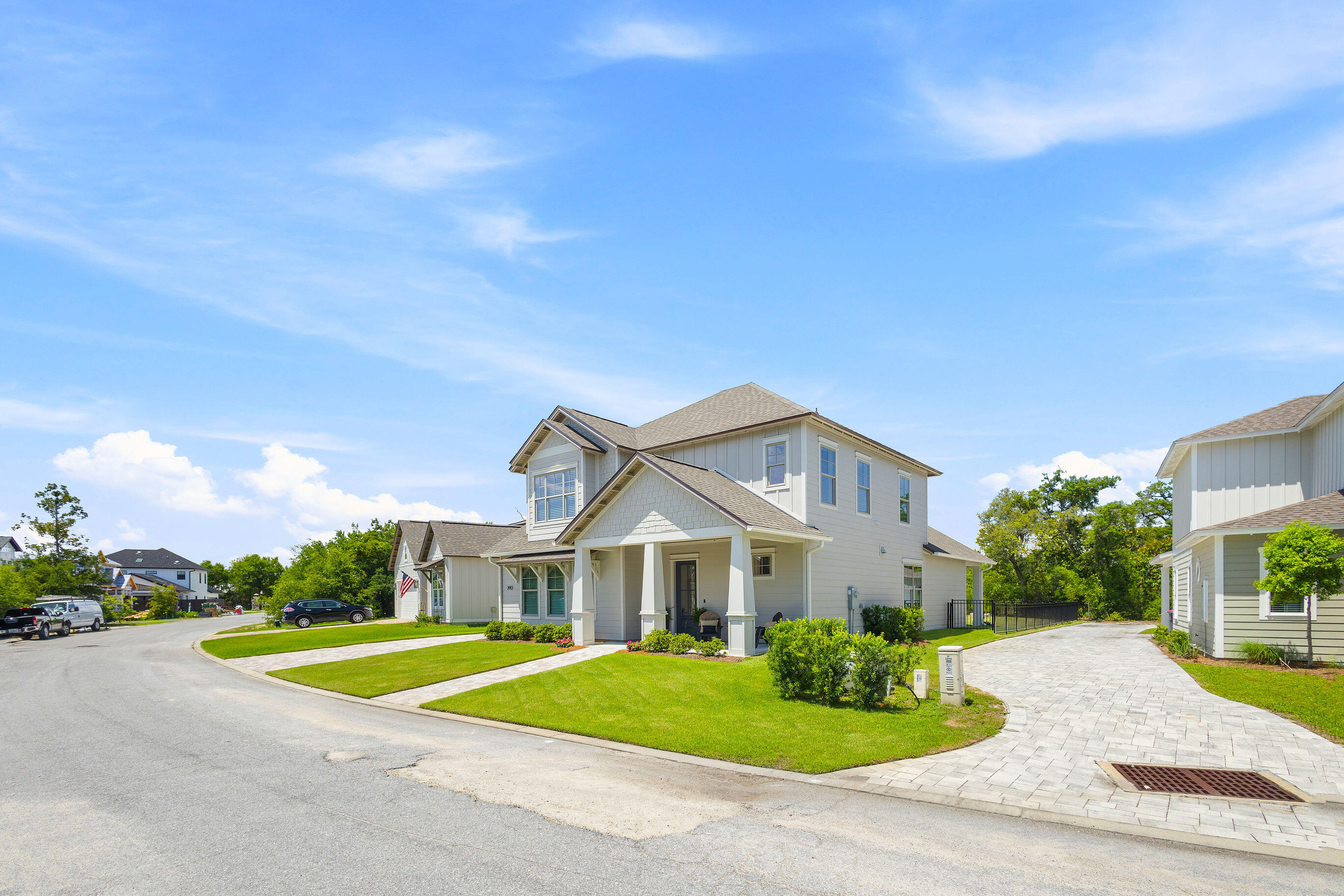 3913 Magnolia Bluff Lane