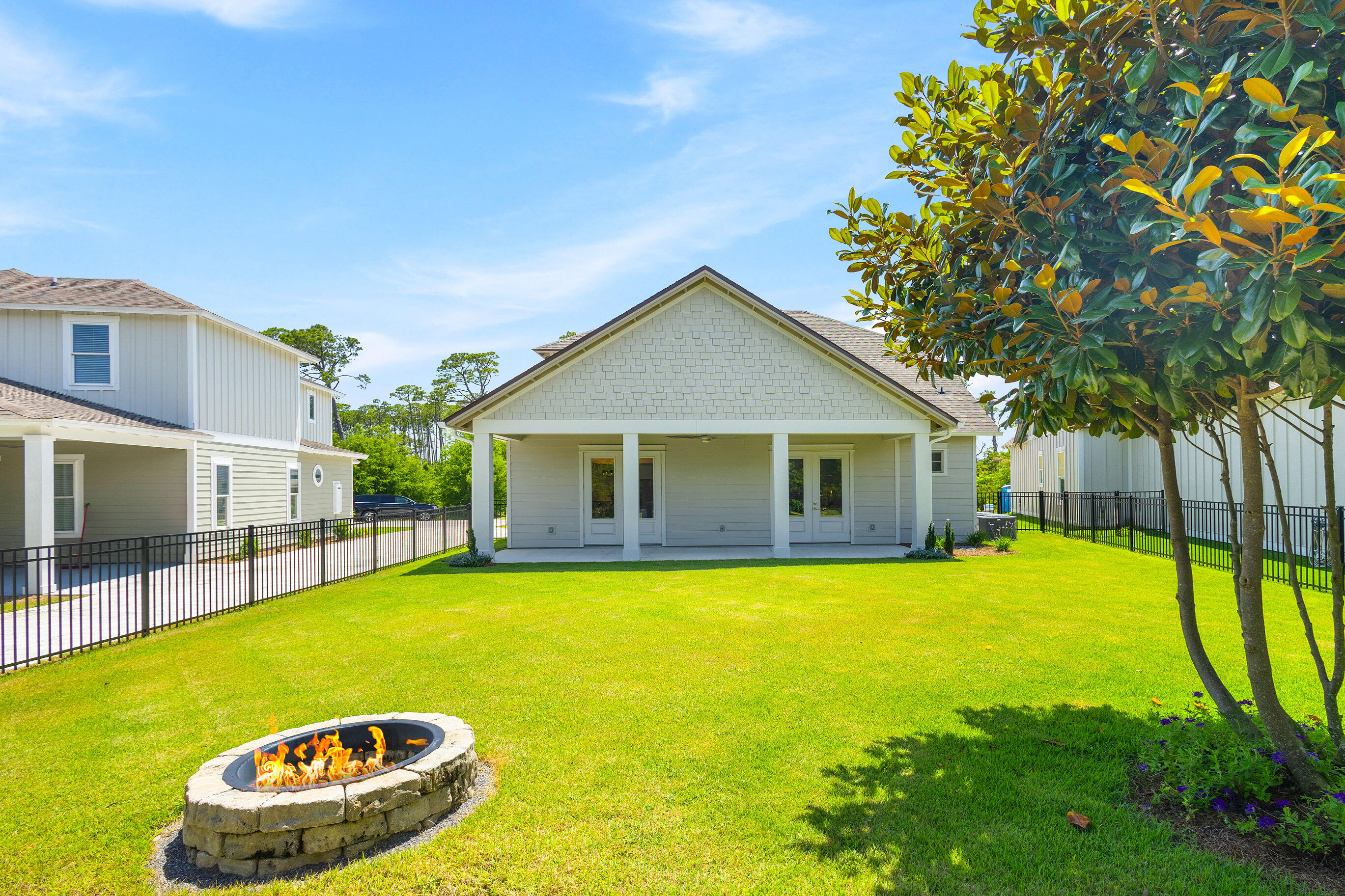 3913 Magnolia Bluff Lane