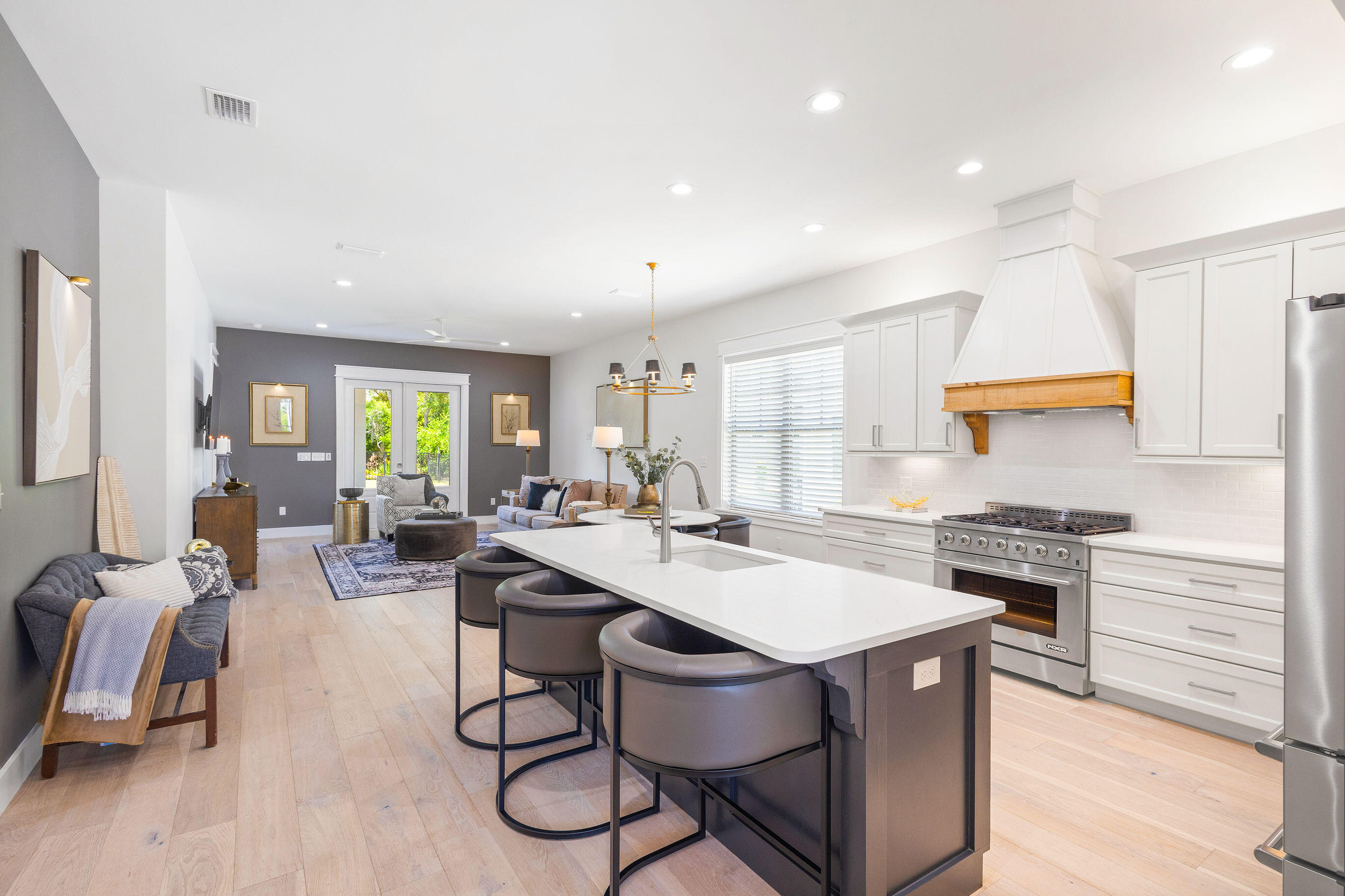 3913 Magnolia Bluff Lane