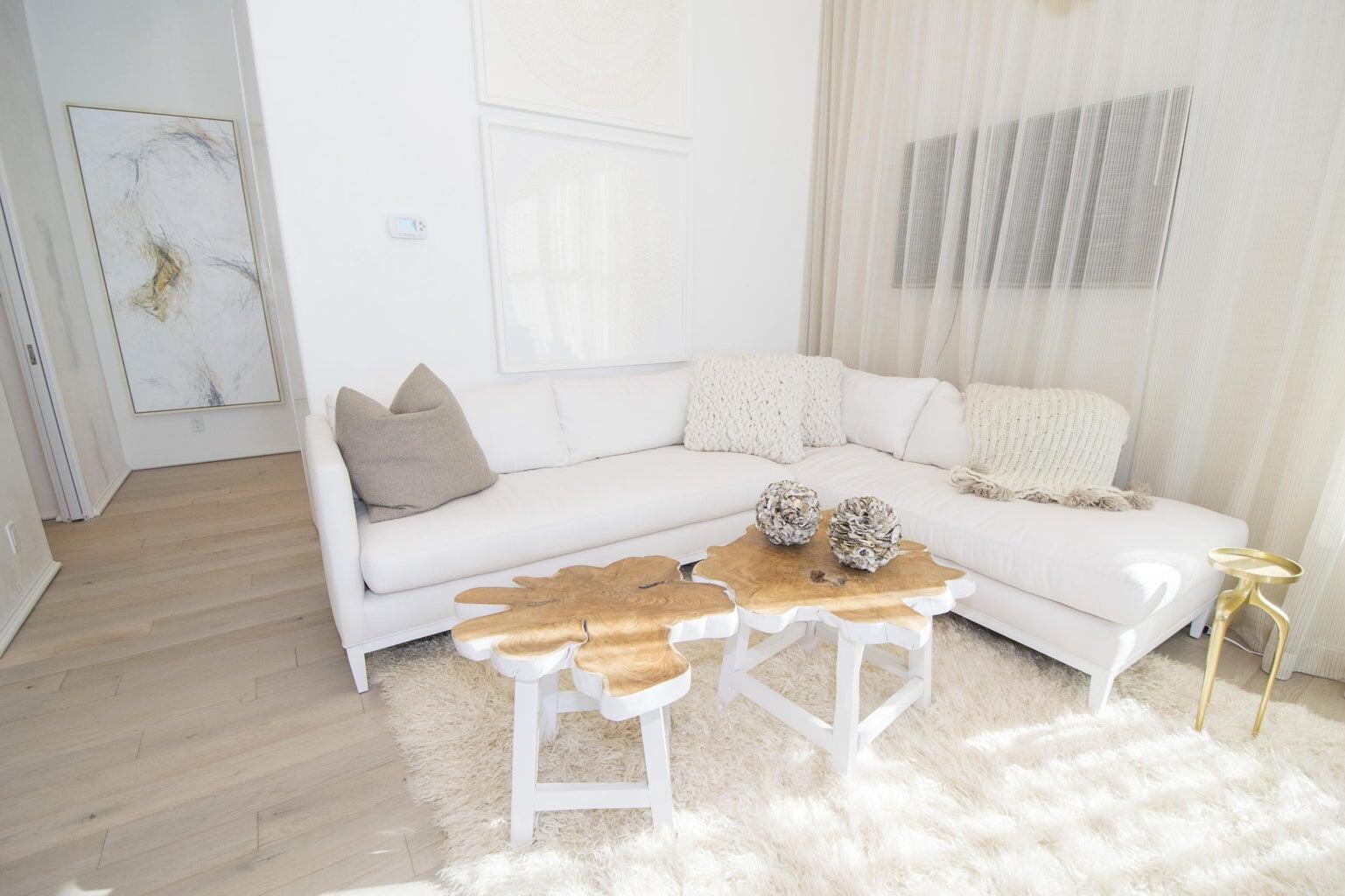 457 W Park Place Avenue