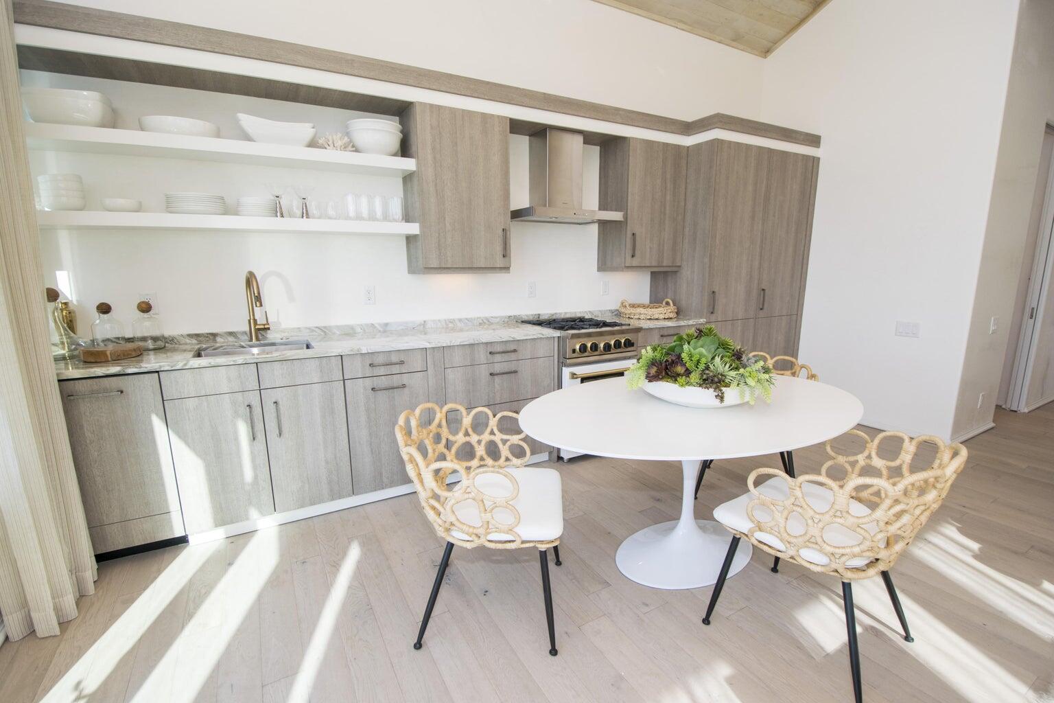 457 W Park Place Avenue