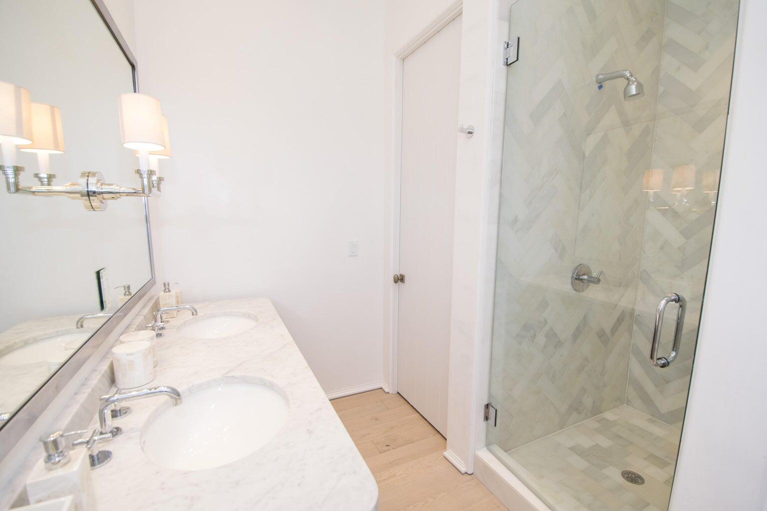 457 W Park Place Avenue