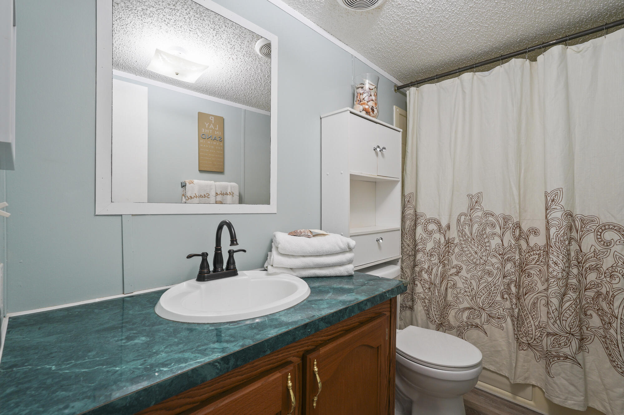 6912 Sunrise Drive