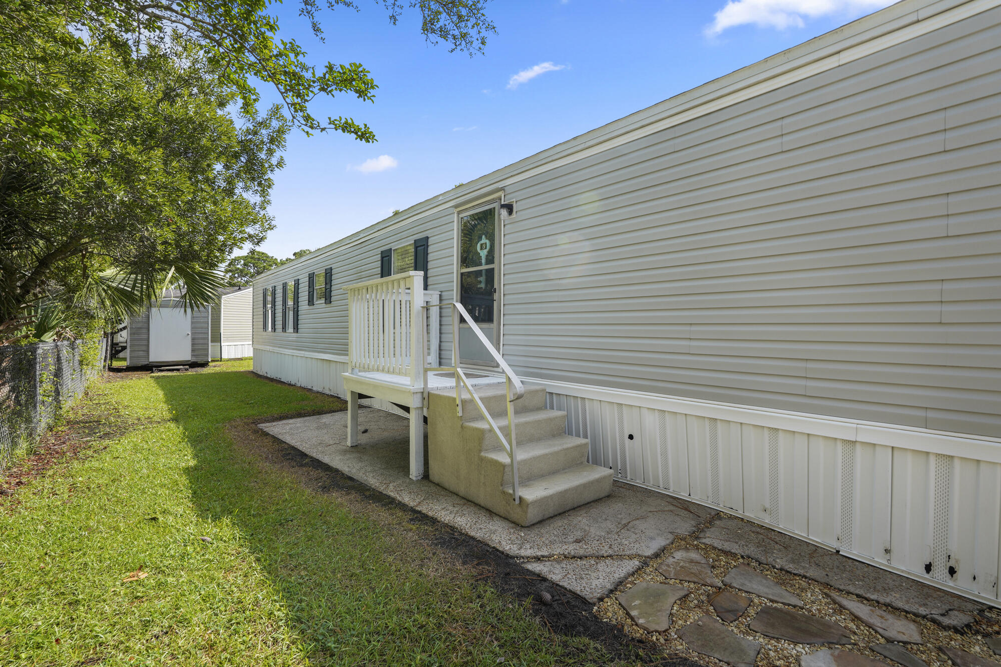 6912 Sunrise Drive
