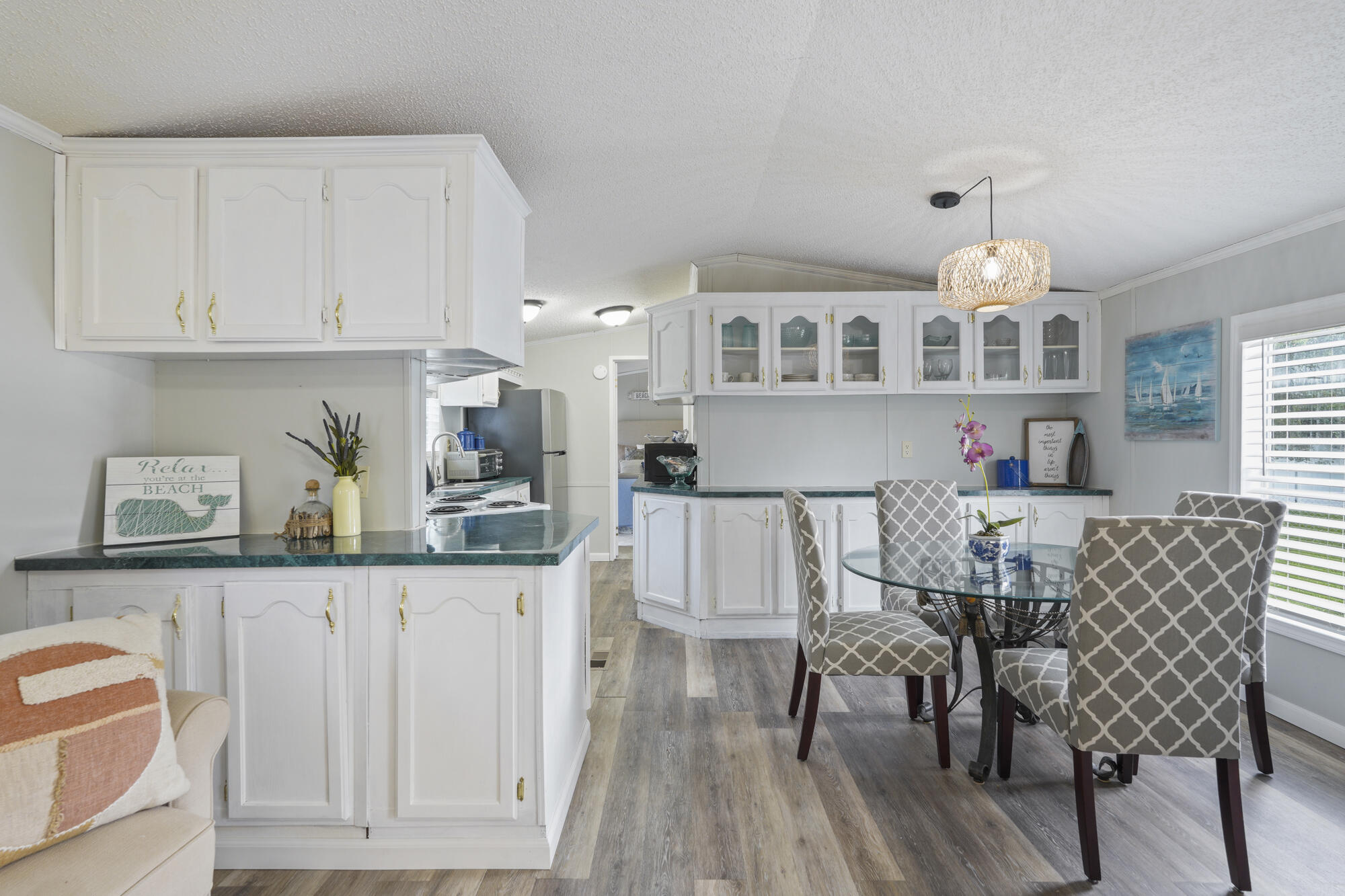 6912 Sunrise Drive