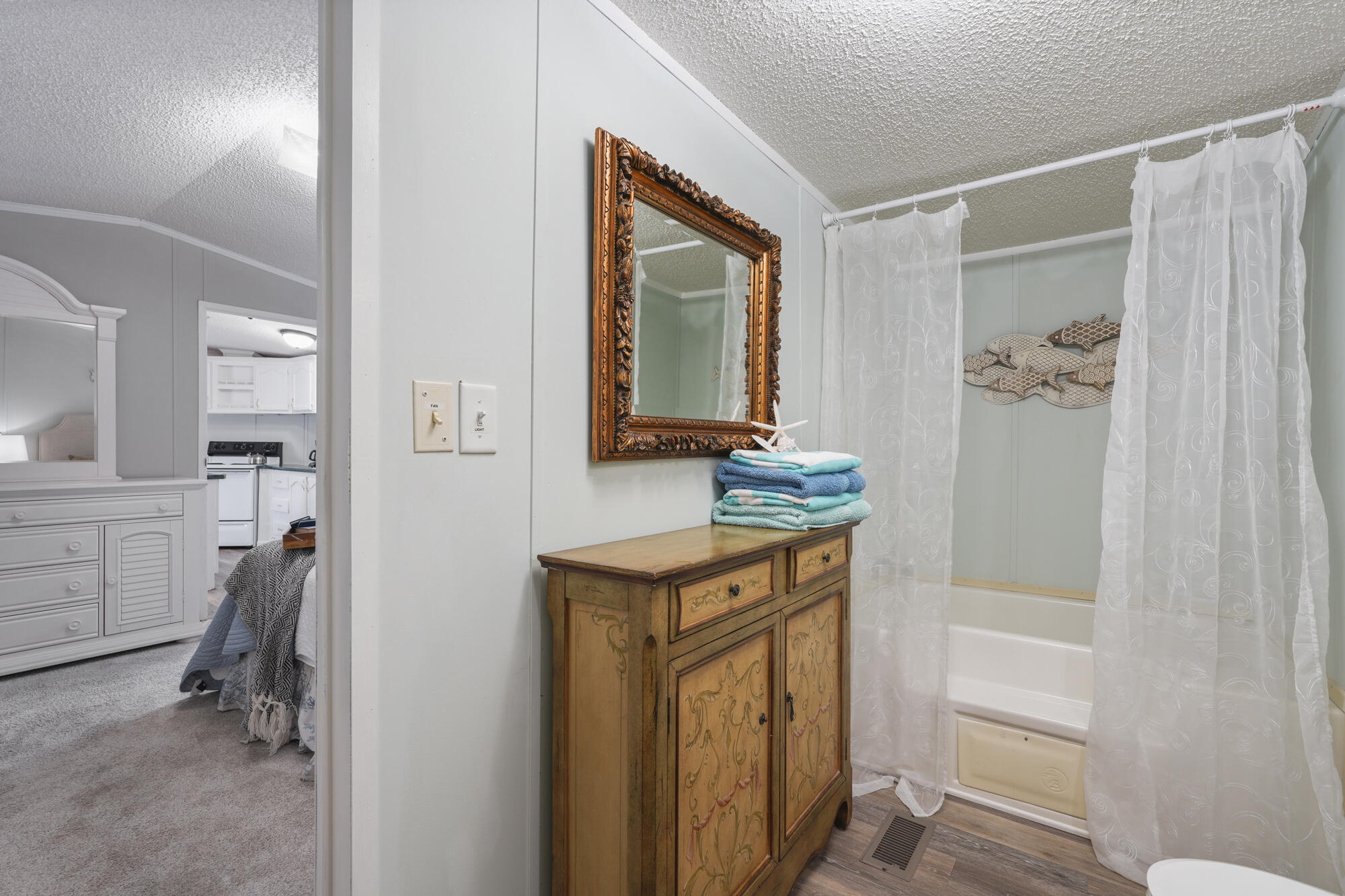 6912 Sunrise Drive
