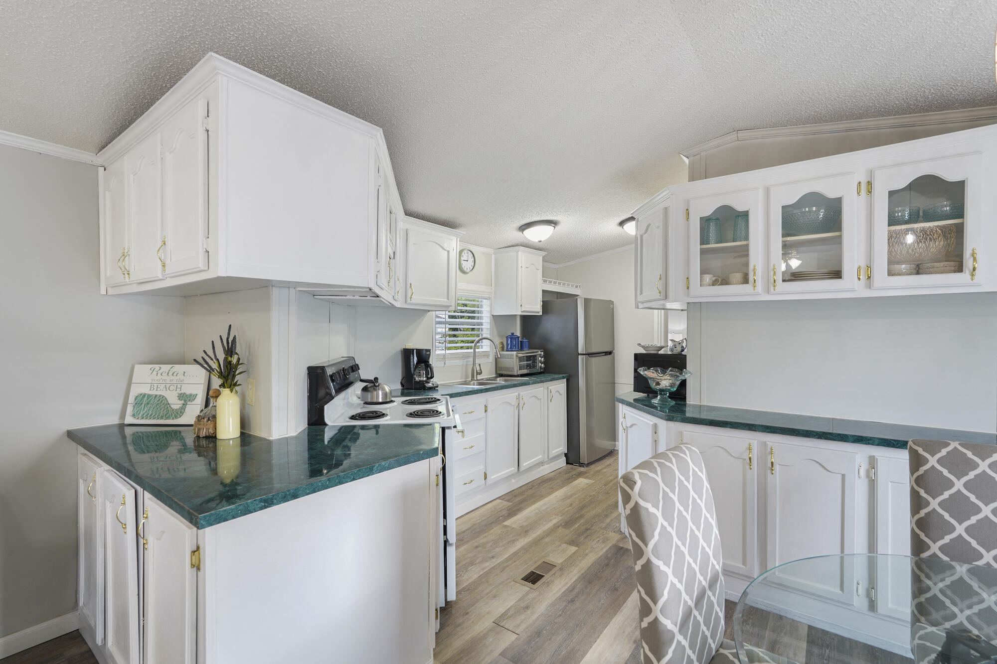6912 Sunrise Drive