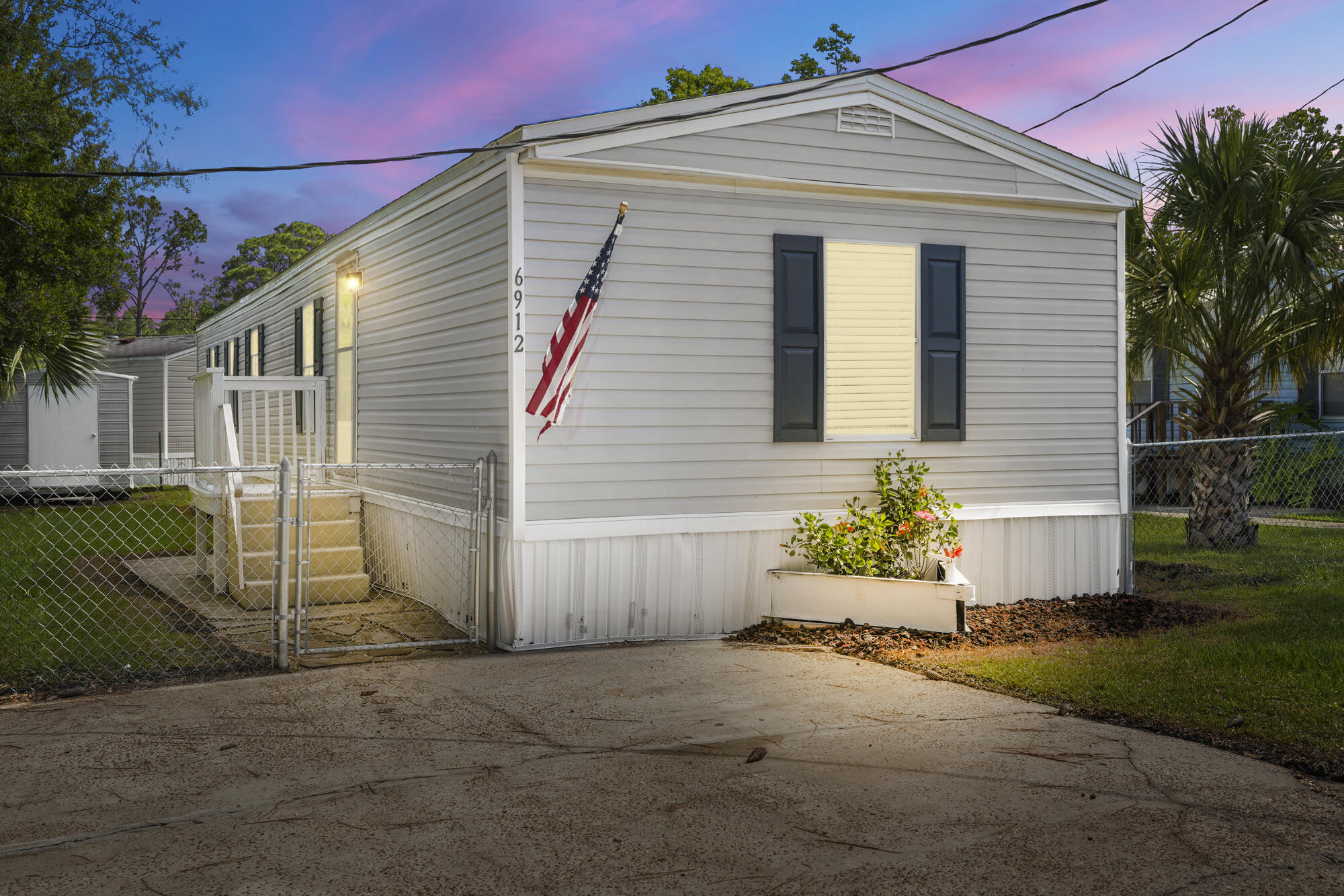 6912 Sunrise Drive
