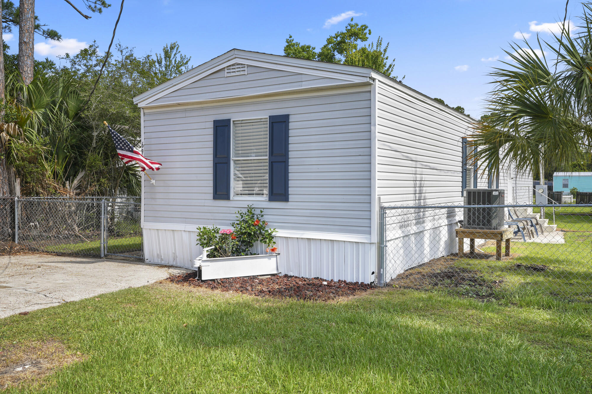 6912 Sunrise Drive