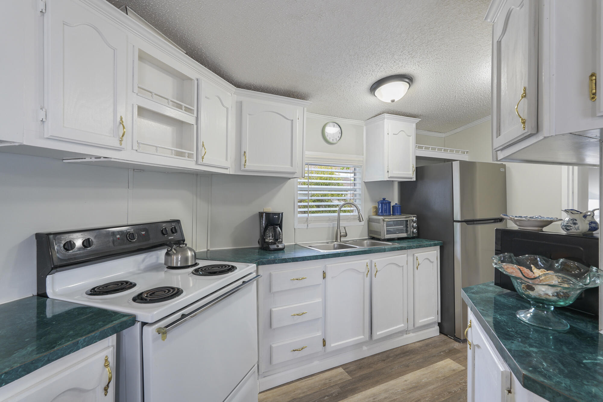 6912 Sunrise Drive