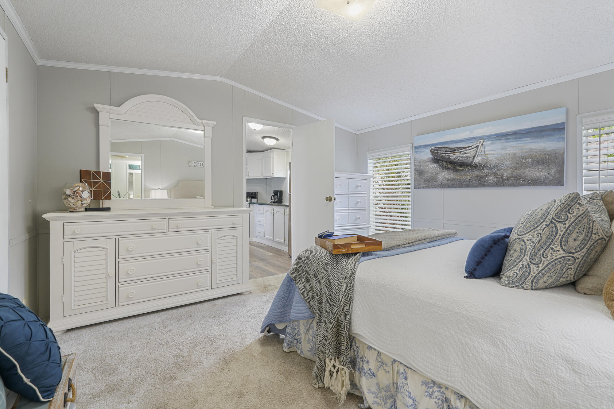6912 Sunrise Drive
