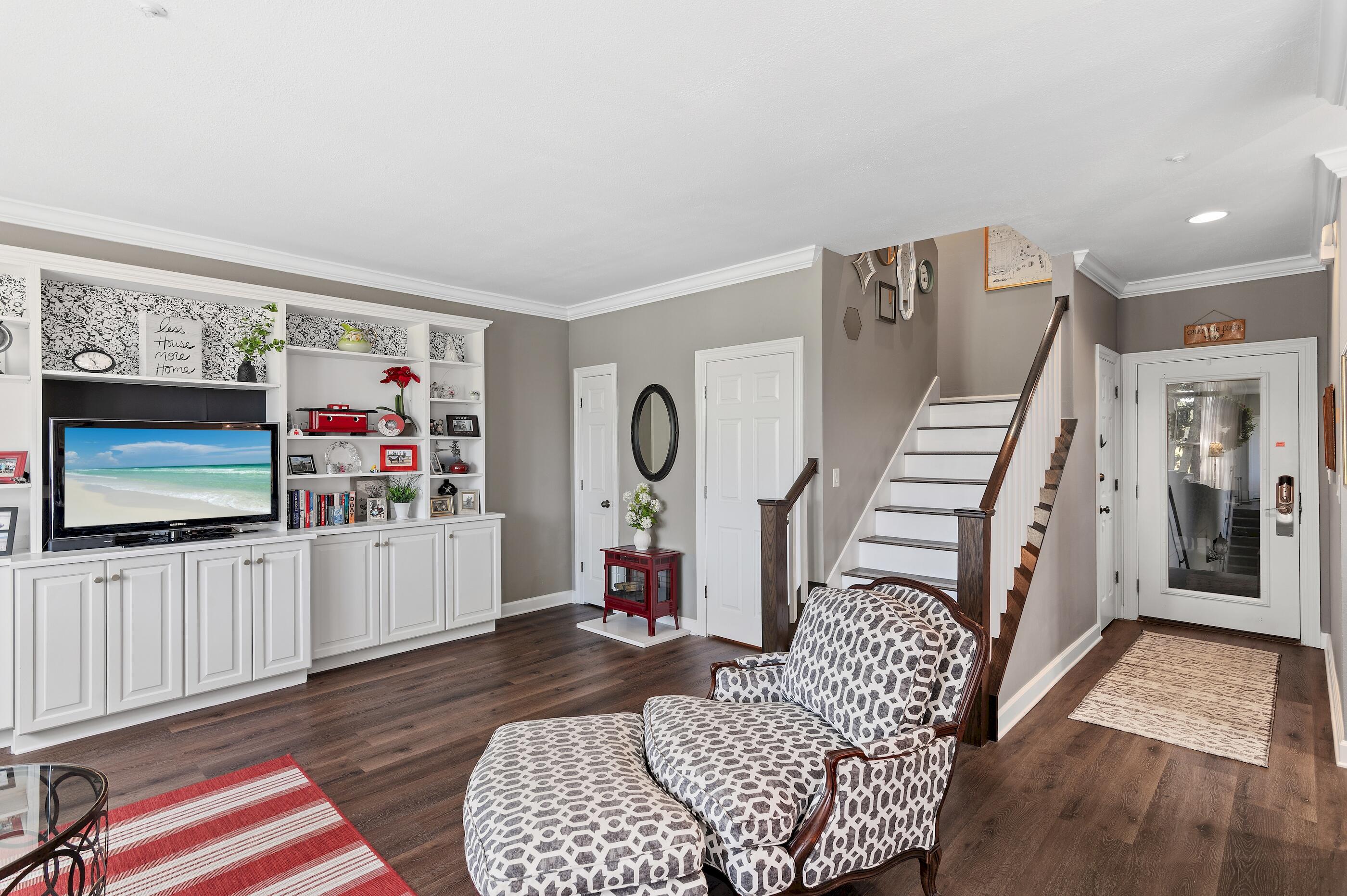 8569 Turnberry Court, 8569