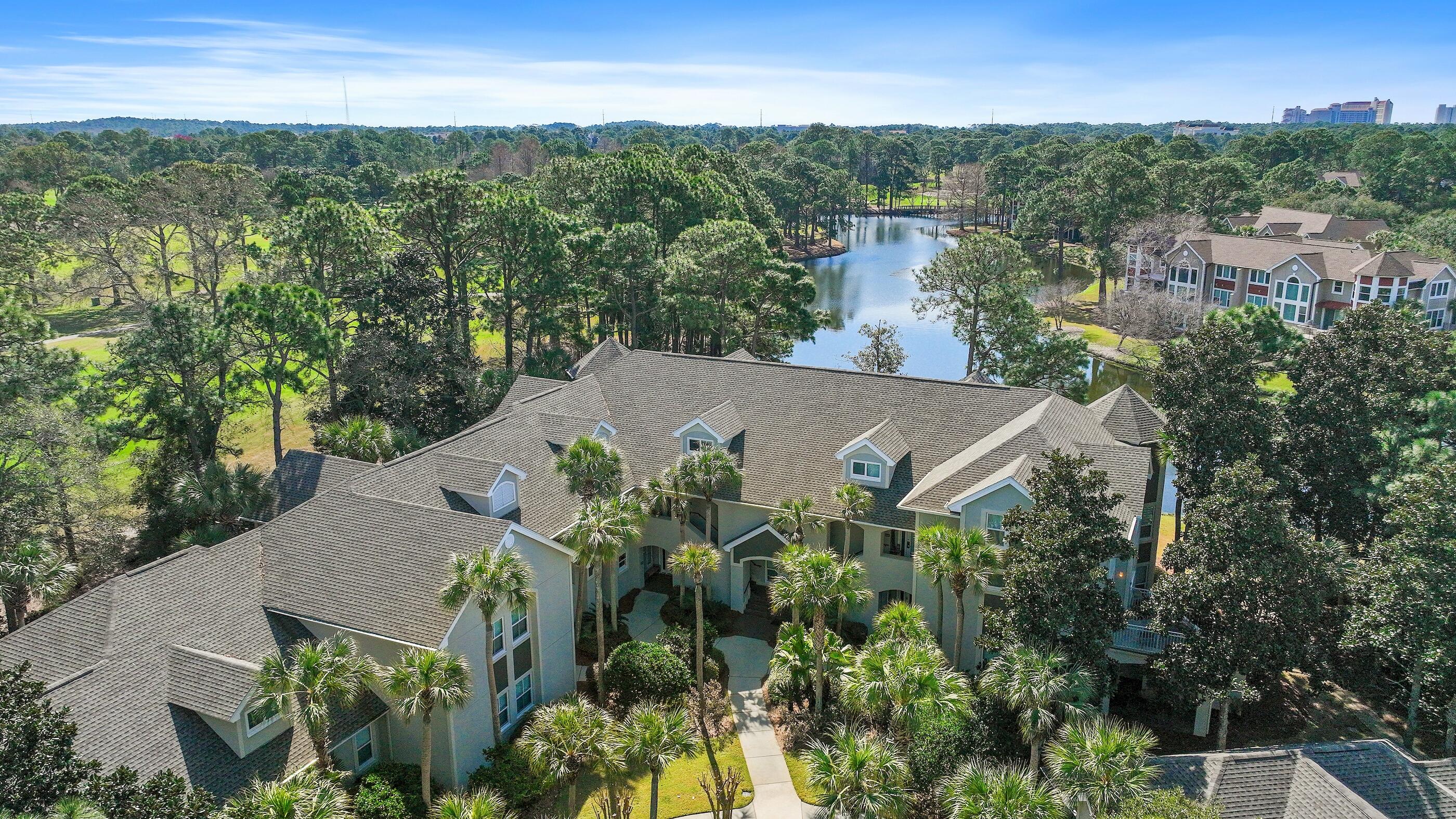 8569 Turnberry Court, 8569