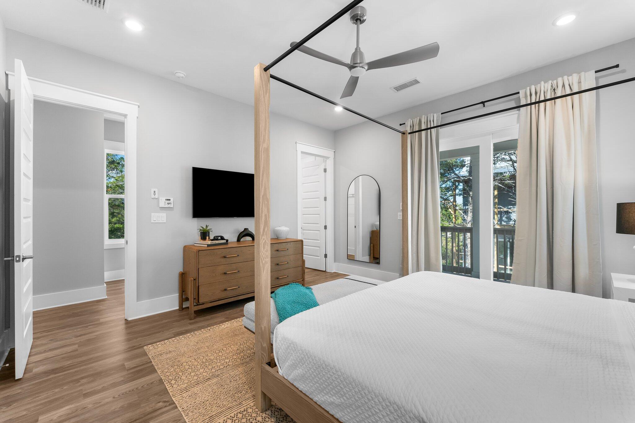 34 W Majestic Palm Drive