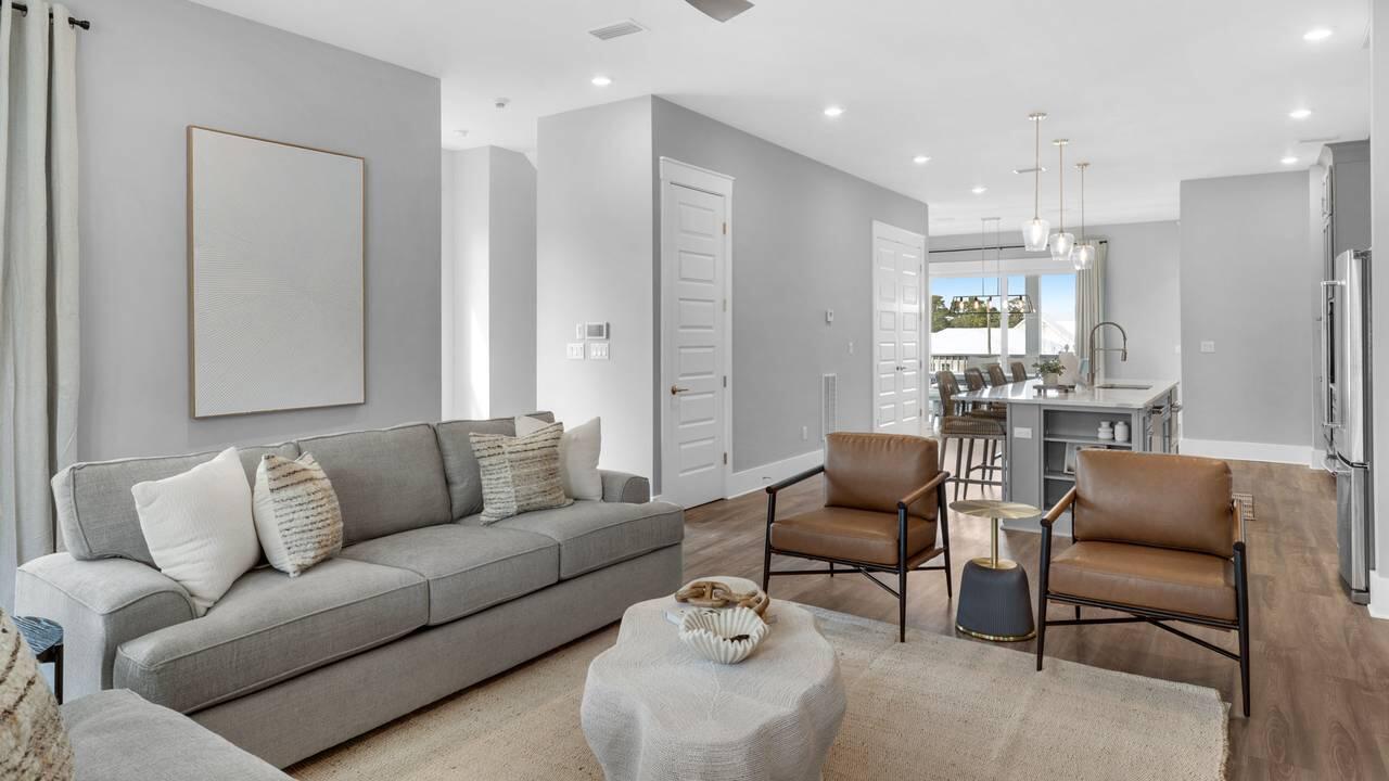 28 W Queen Palm Drive