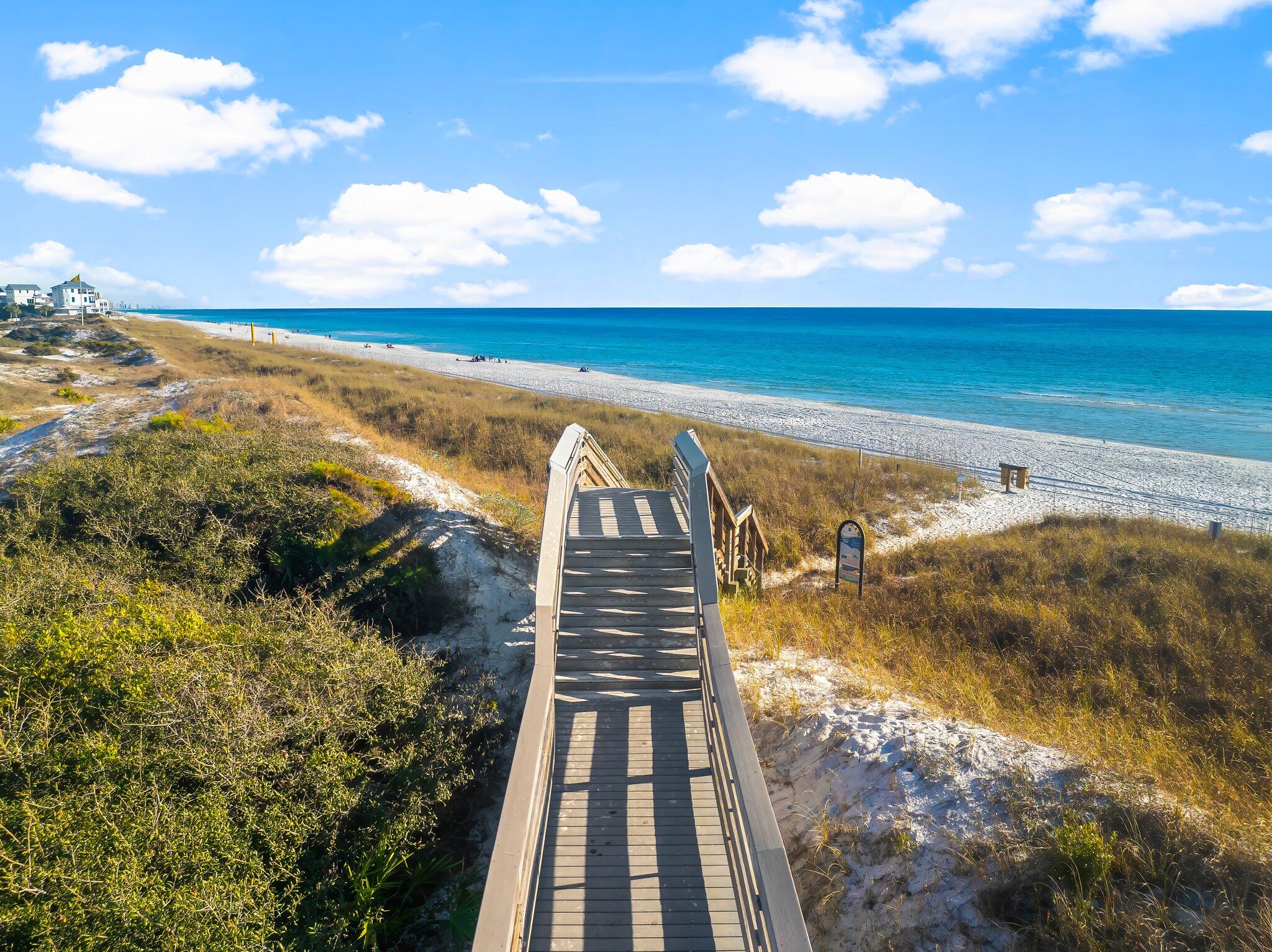 28 W Queen Palm Drive