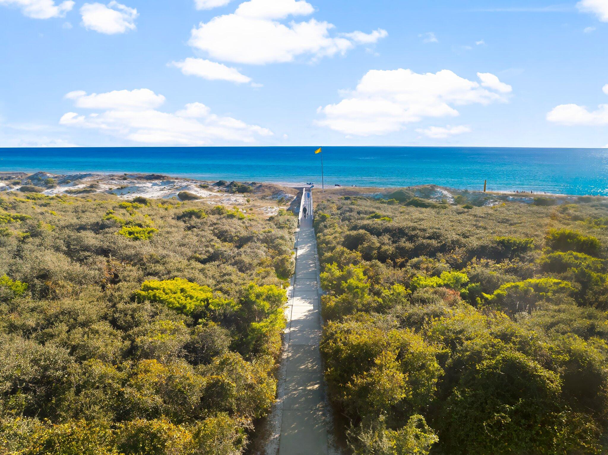 28 W Queen Palm Drive