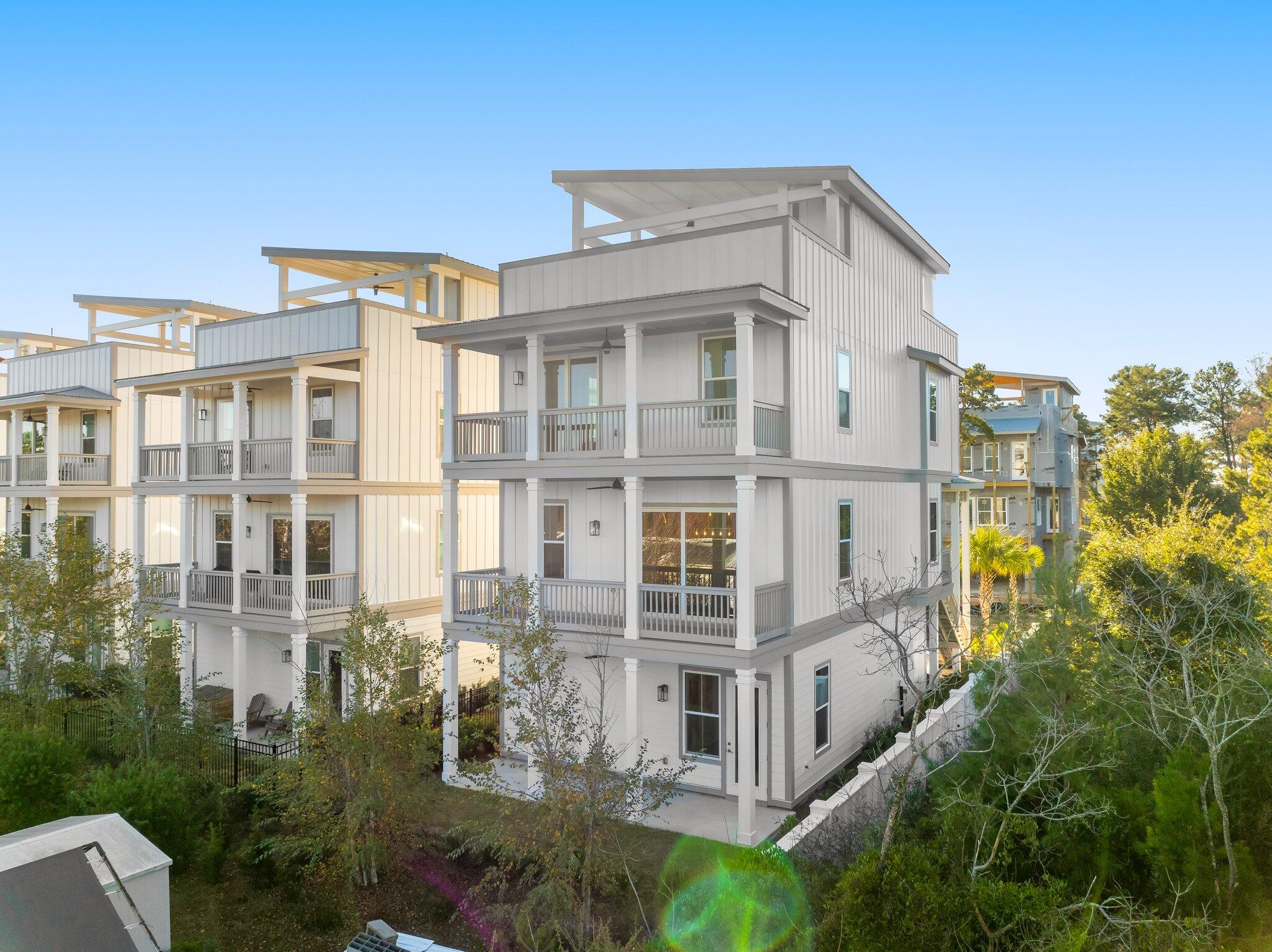 28 W Queen Palm Drive