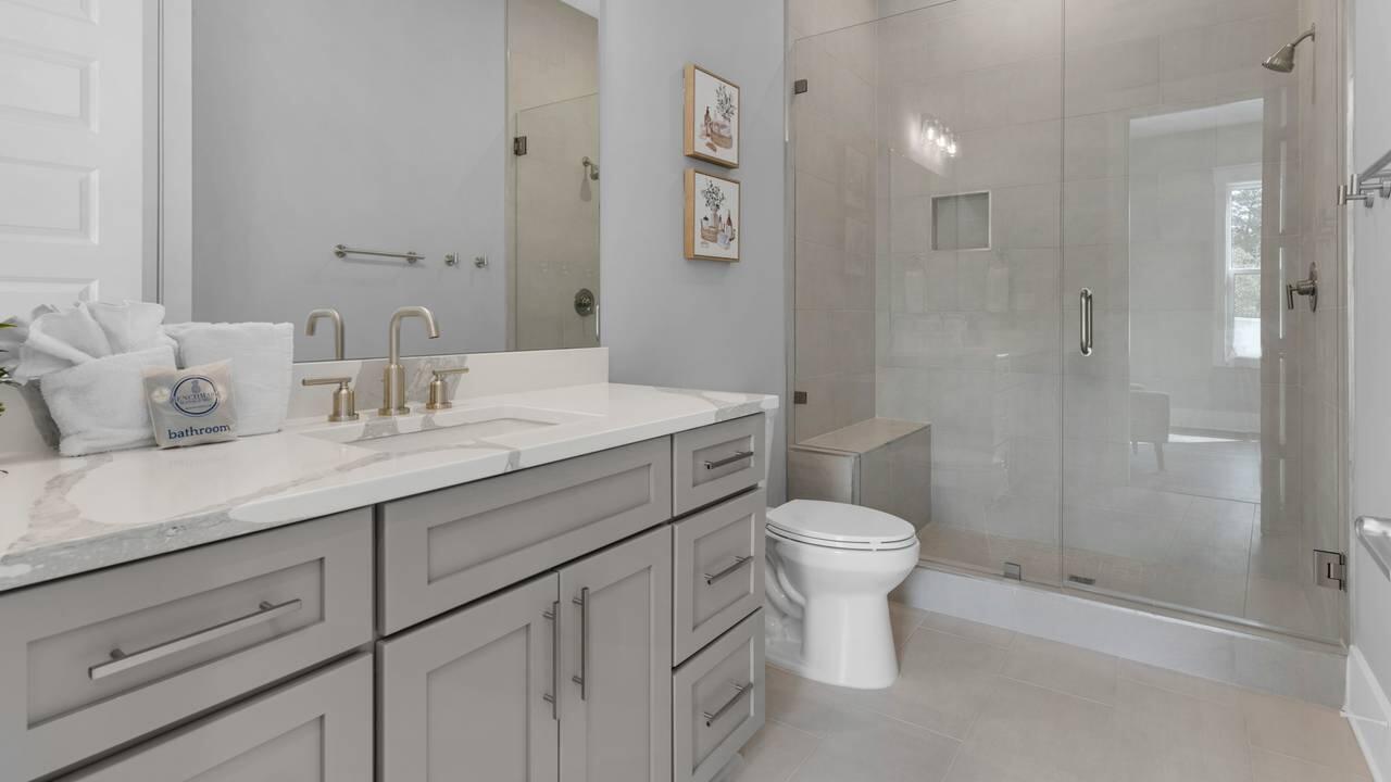 28 W Queen Palm Drive