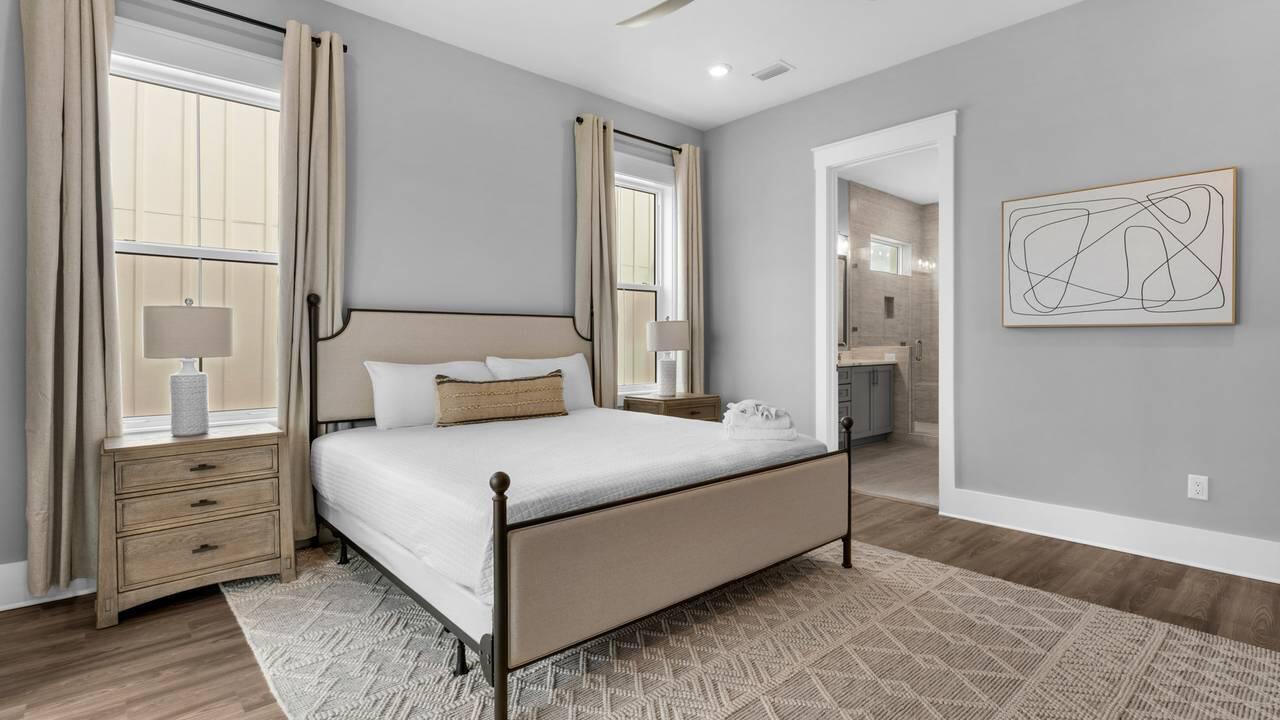 28 W Queen Palm Drive