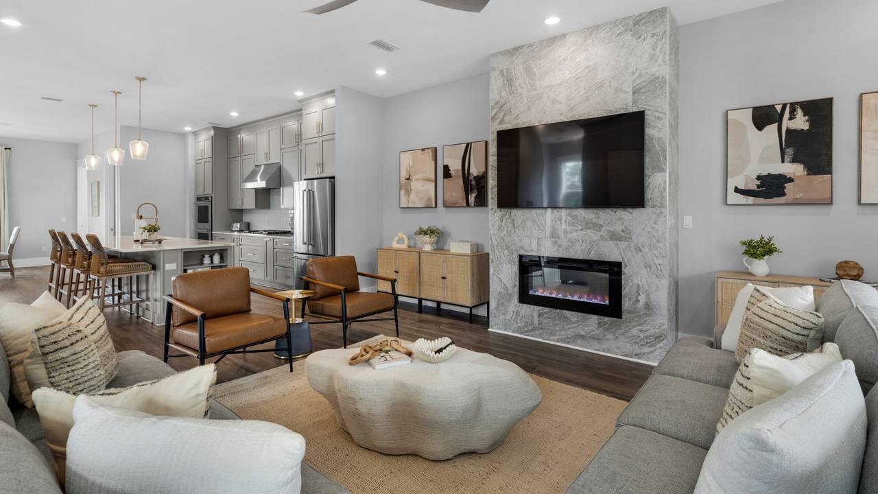 28 W Queen Palm Drive