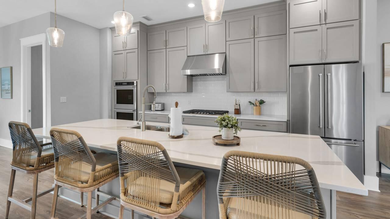 28 W Queen Palm Drive